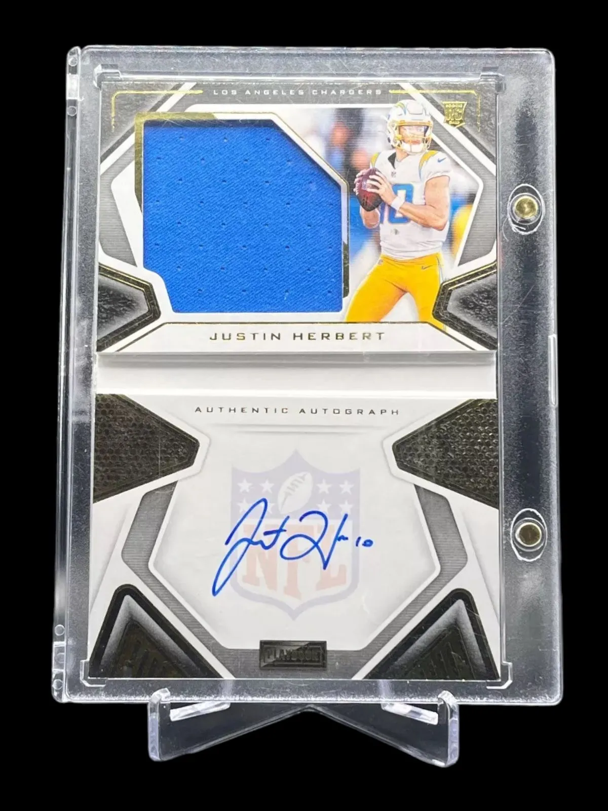 Product image for 2020 Panini Playbook Gold Justin Herbert ROOKIE PATCH AUTO /99 #203 