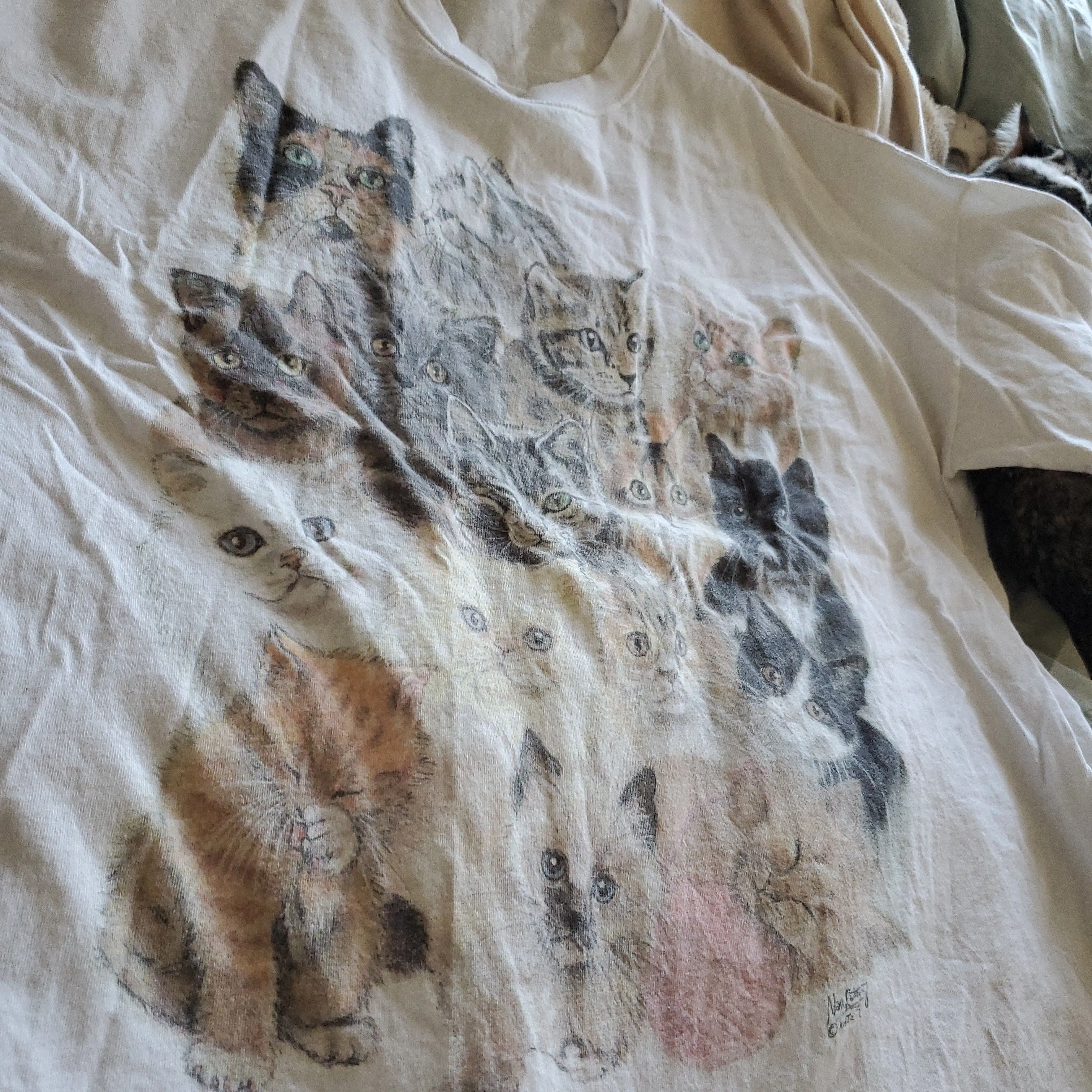 Product image for Big kitty tee yarn ball variant XL/2X/3X