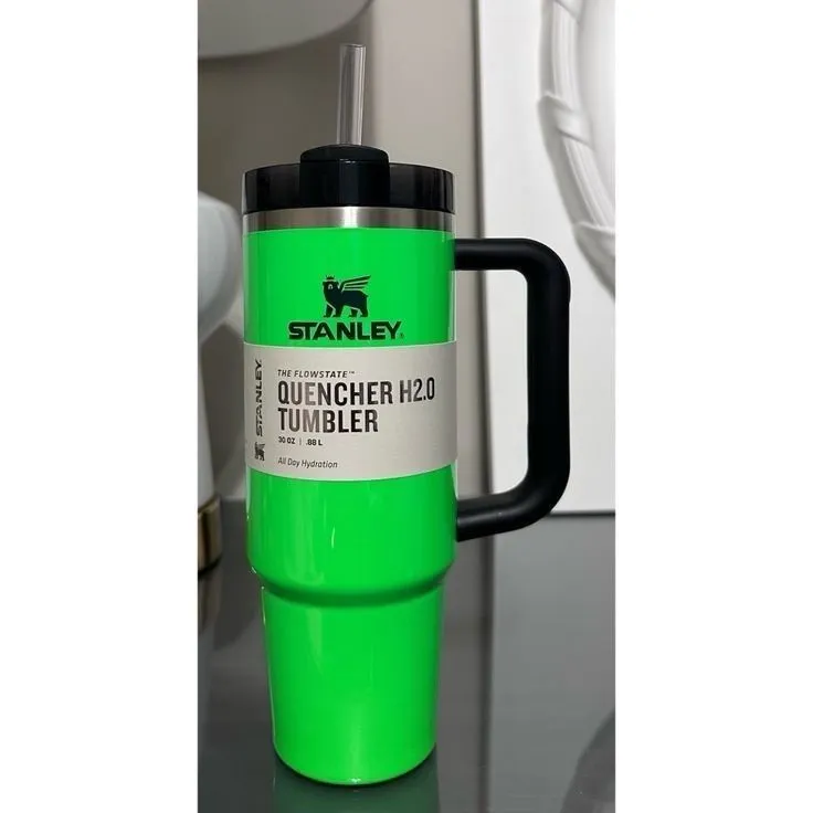 Product image for Stanley Quencher Nein Green 40 ounces