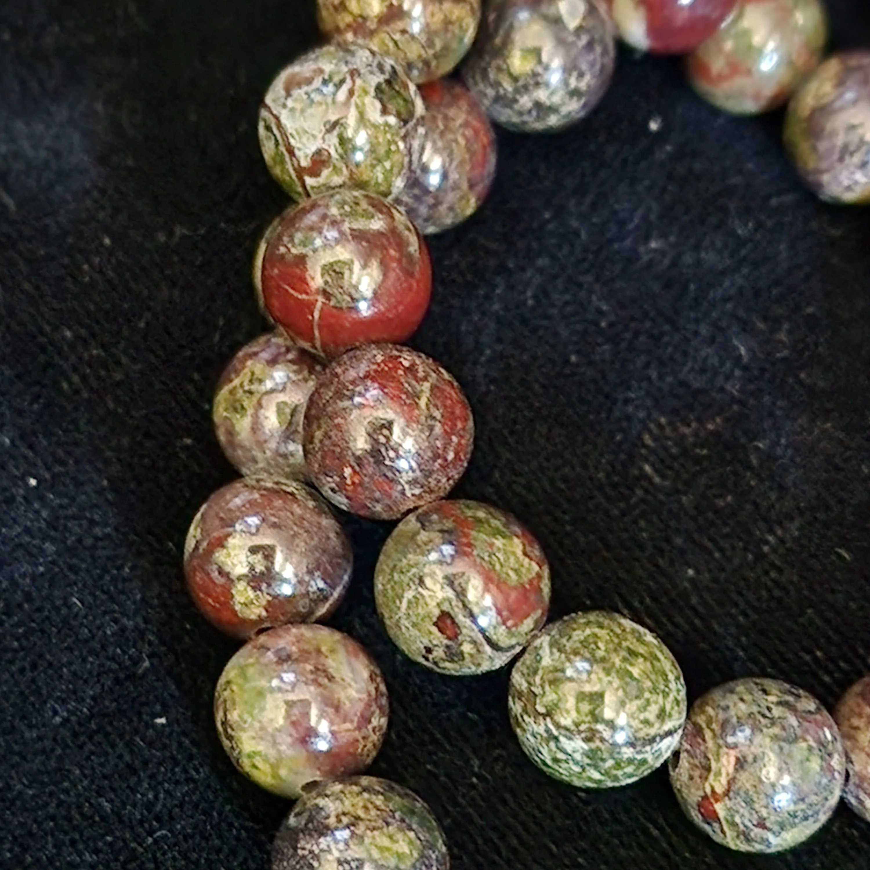 Product image for #15H: Dragons Blood Jasper Round Beads, 8mm