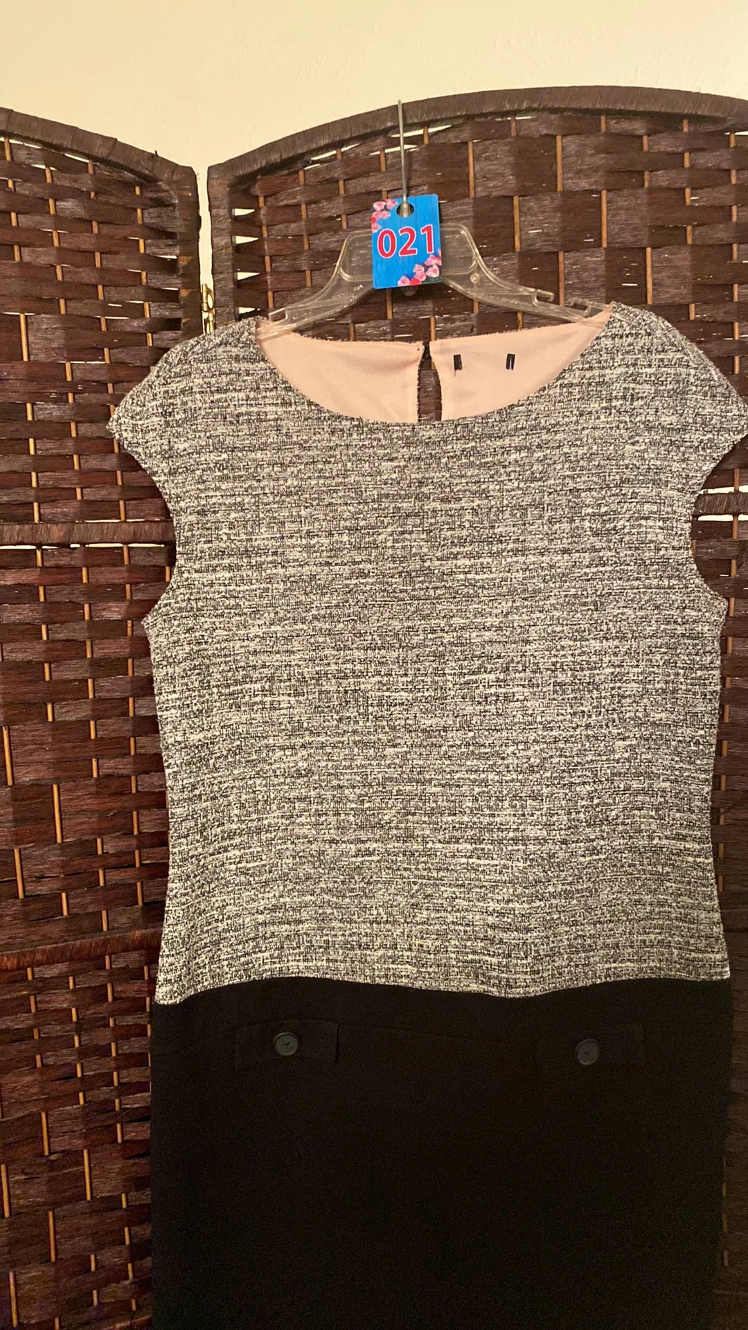 Listing Image Blurred Background