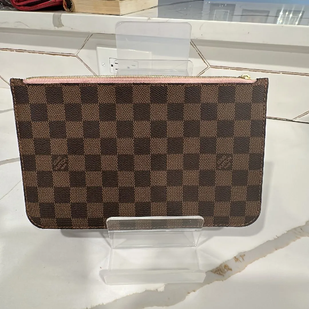 Listing Image Blurred Background