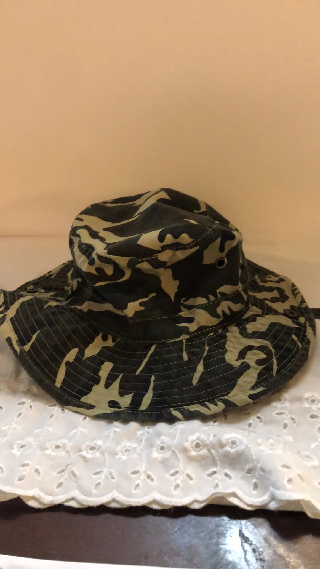 Listing Image Blurred Background