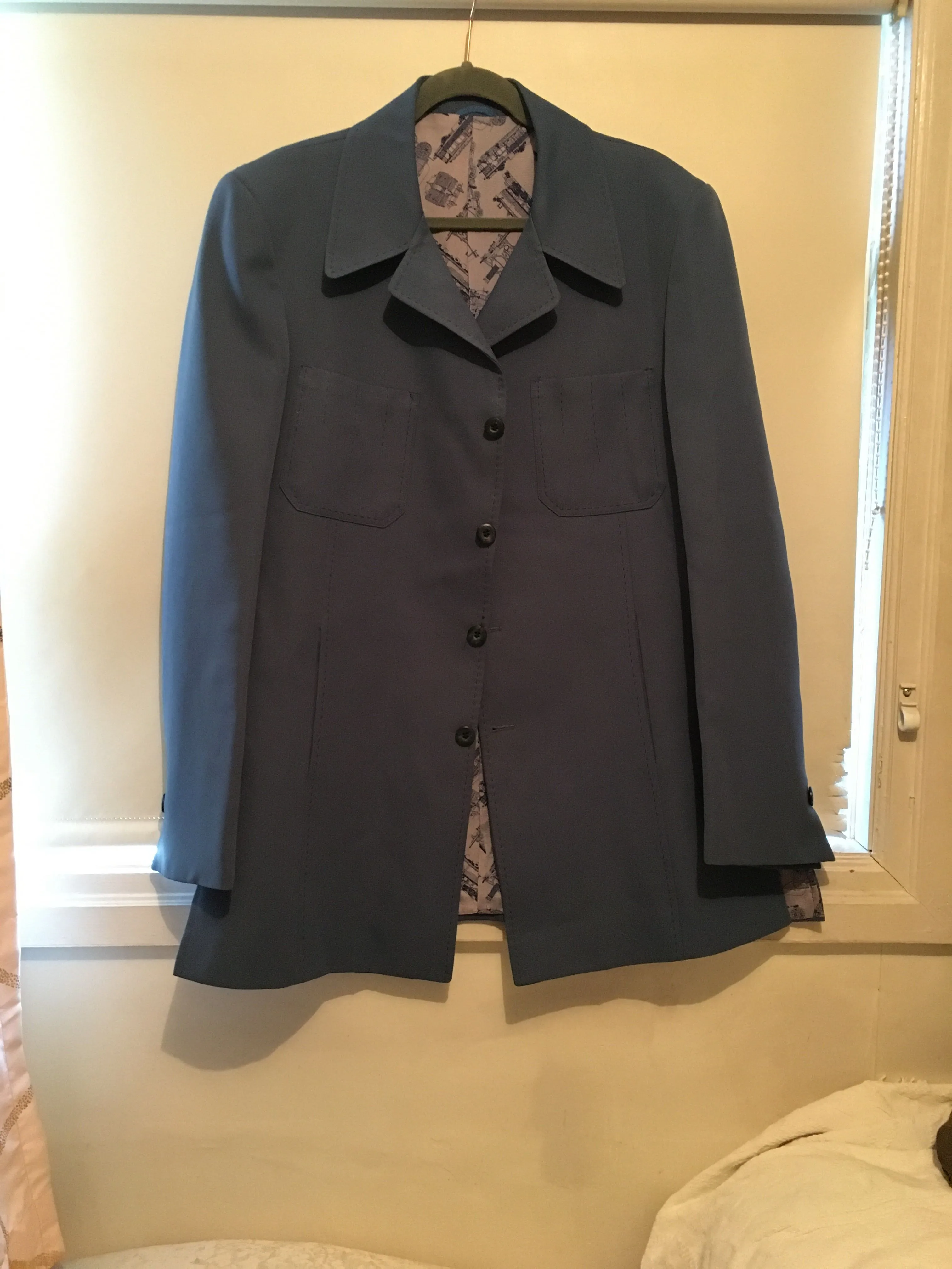Listing Image Blurred Background