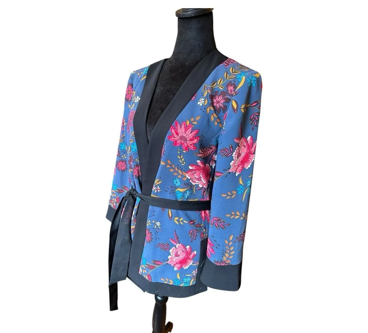 Listing Image Blurred Background
