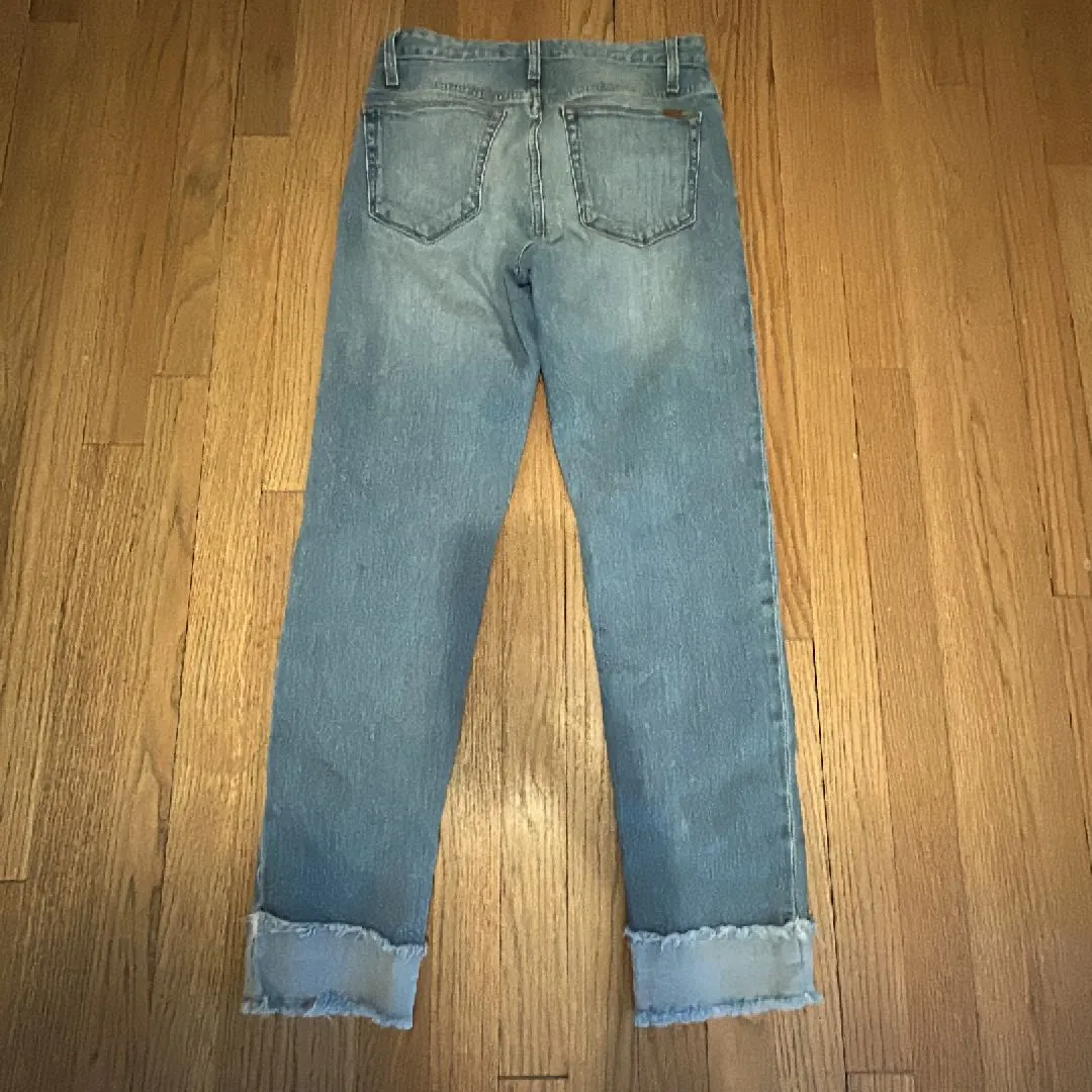 Listing Image Blurred Background