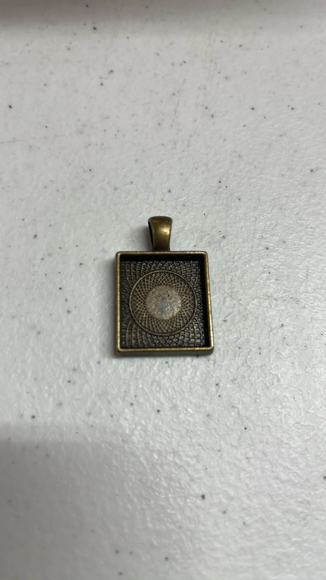 Listing Image Blurred Background
