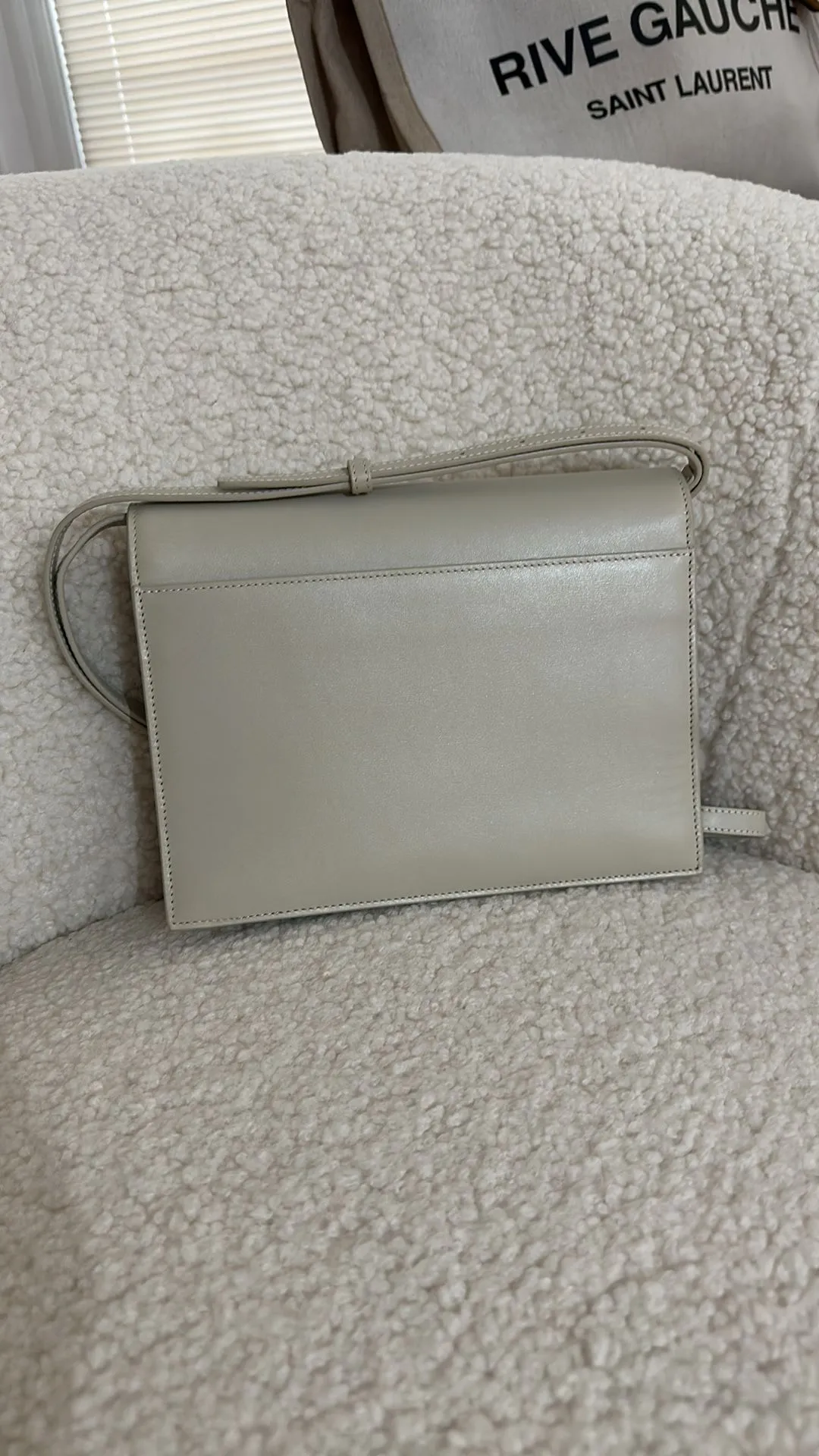Listing Image Blurred Background