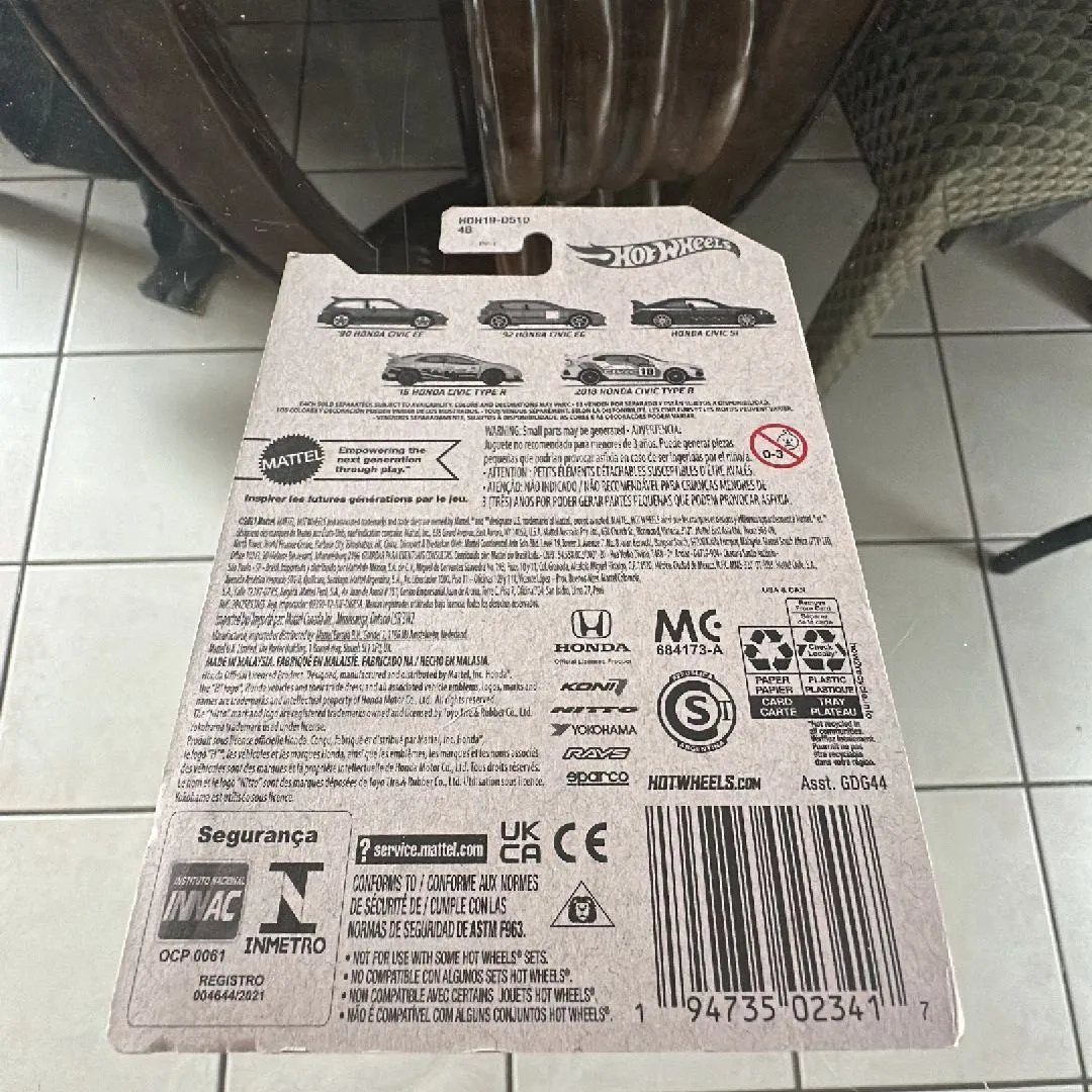 Listing Image Blurred Background