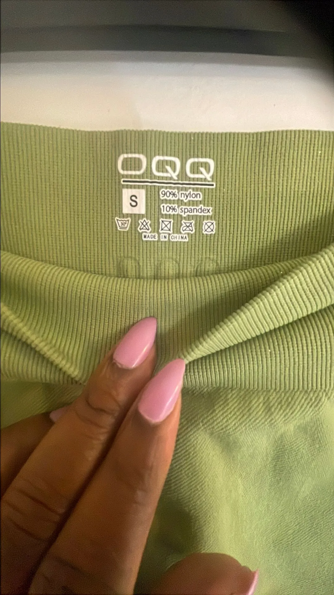 Listing Image Blurred Background