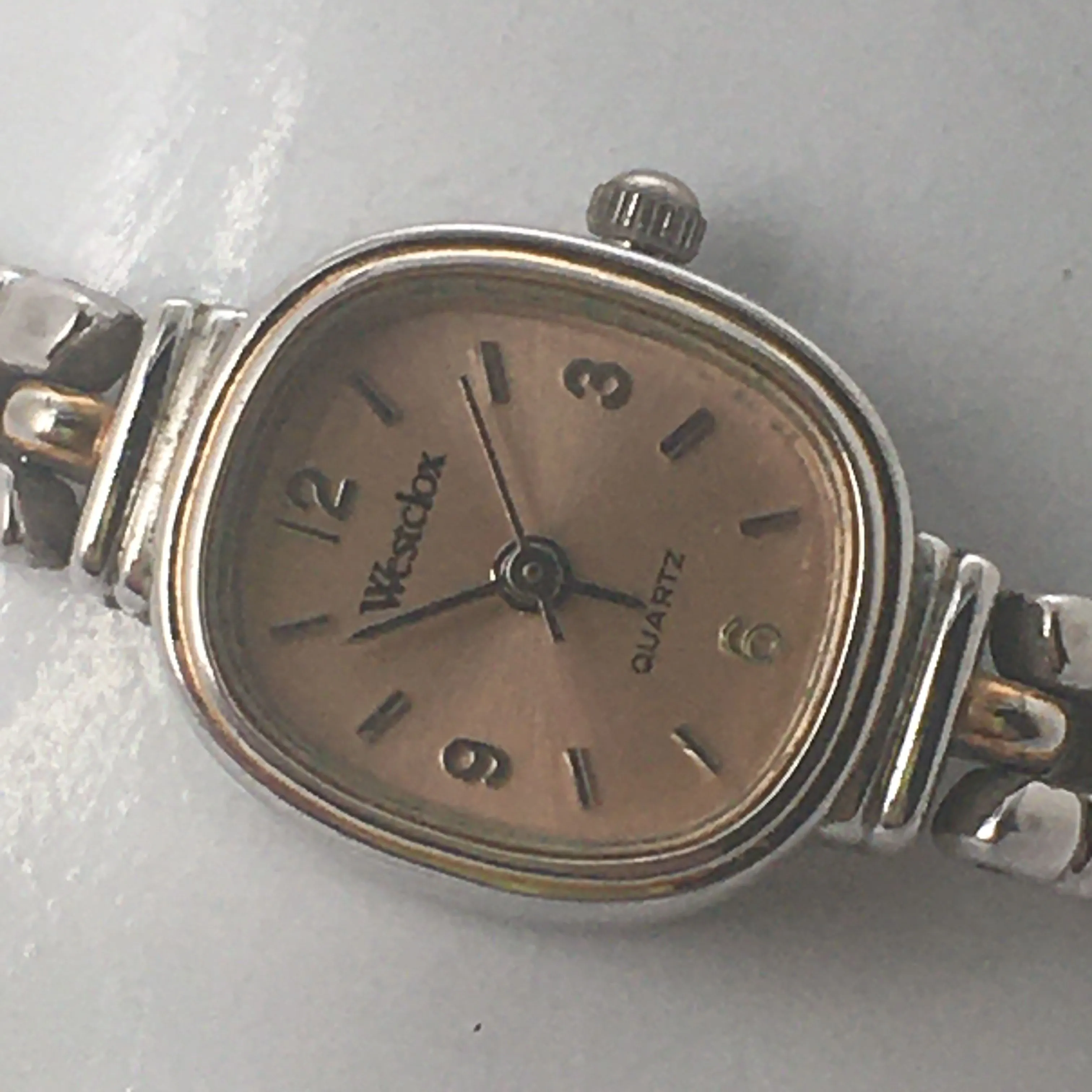 Listing Image Blurred Background