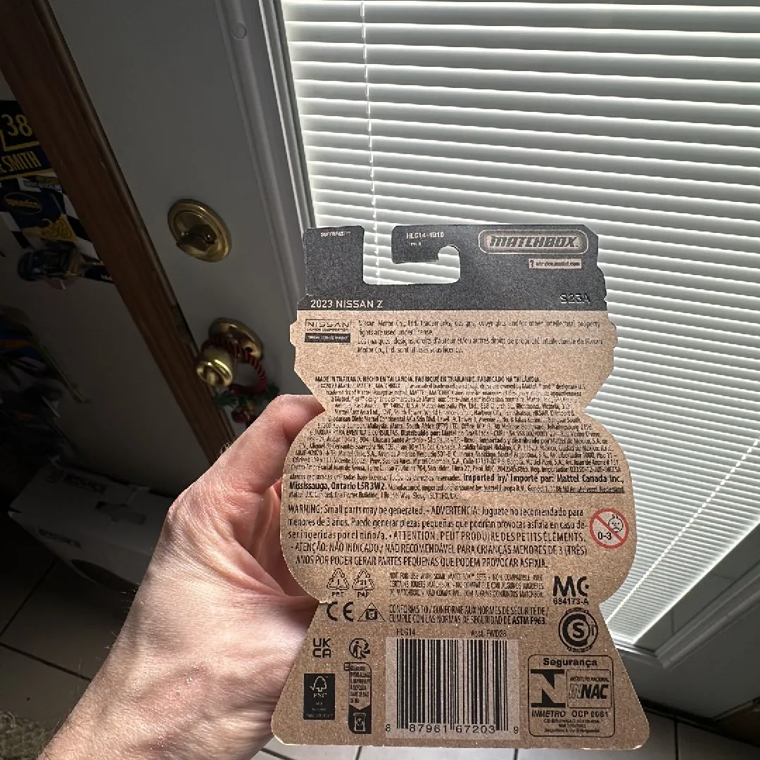 Listing Image Blurred Background