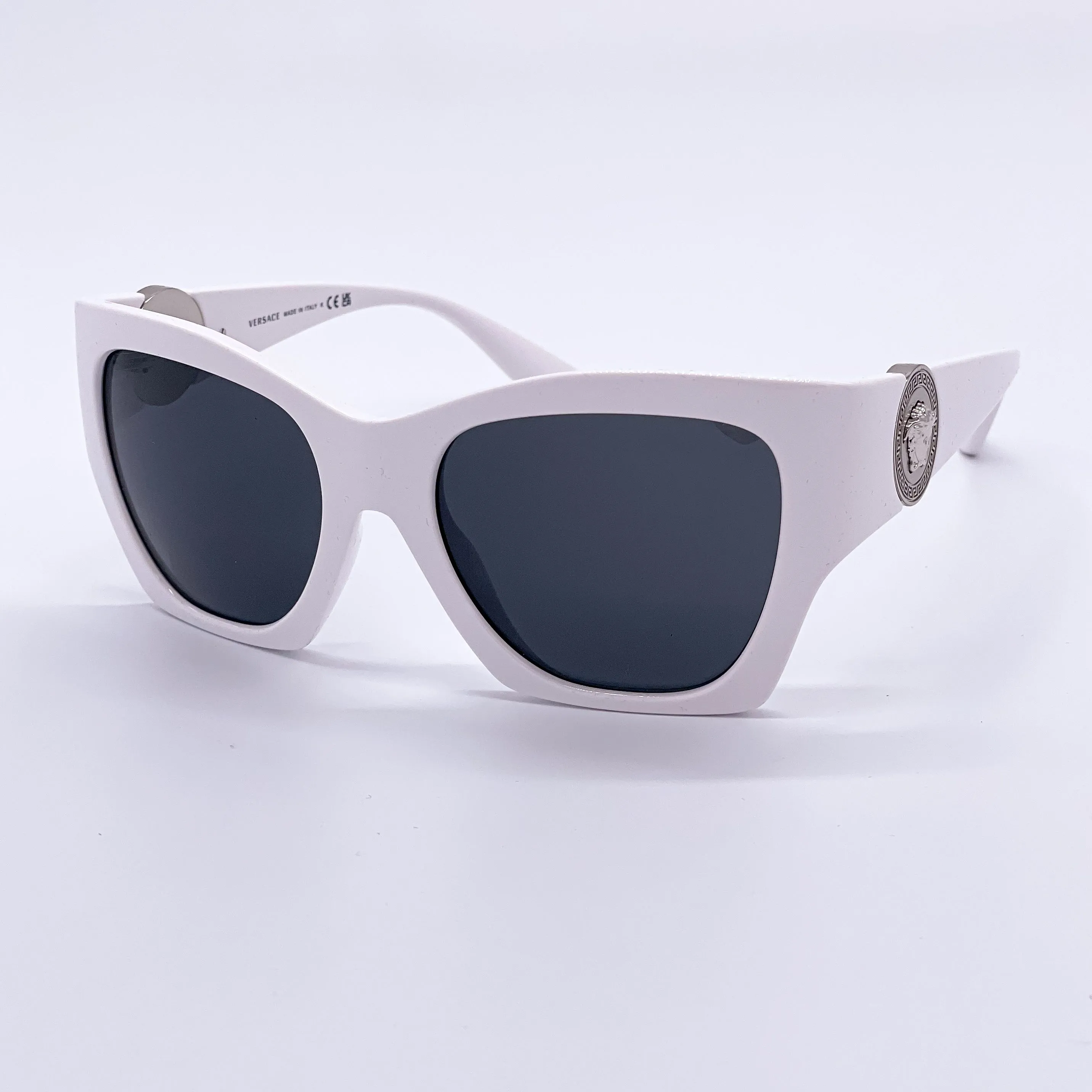 Listing Image Blurred Background