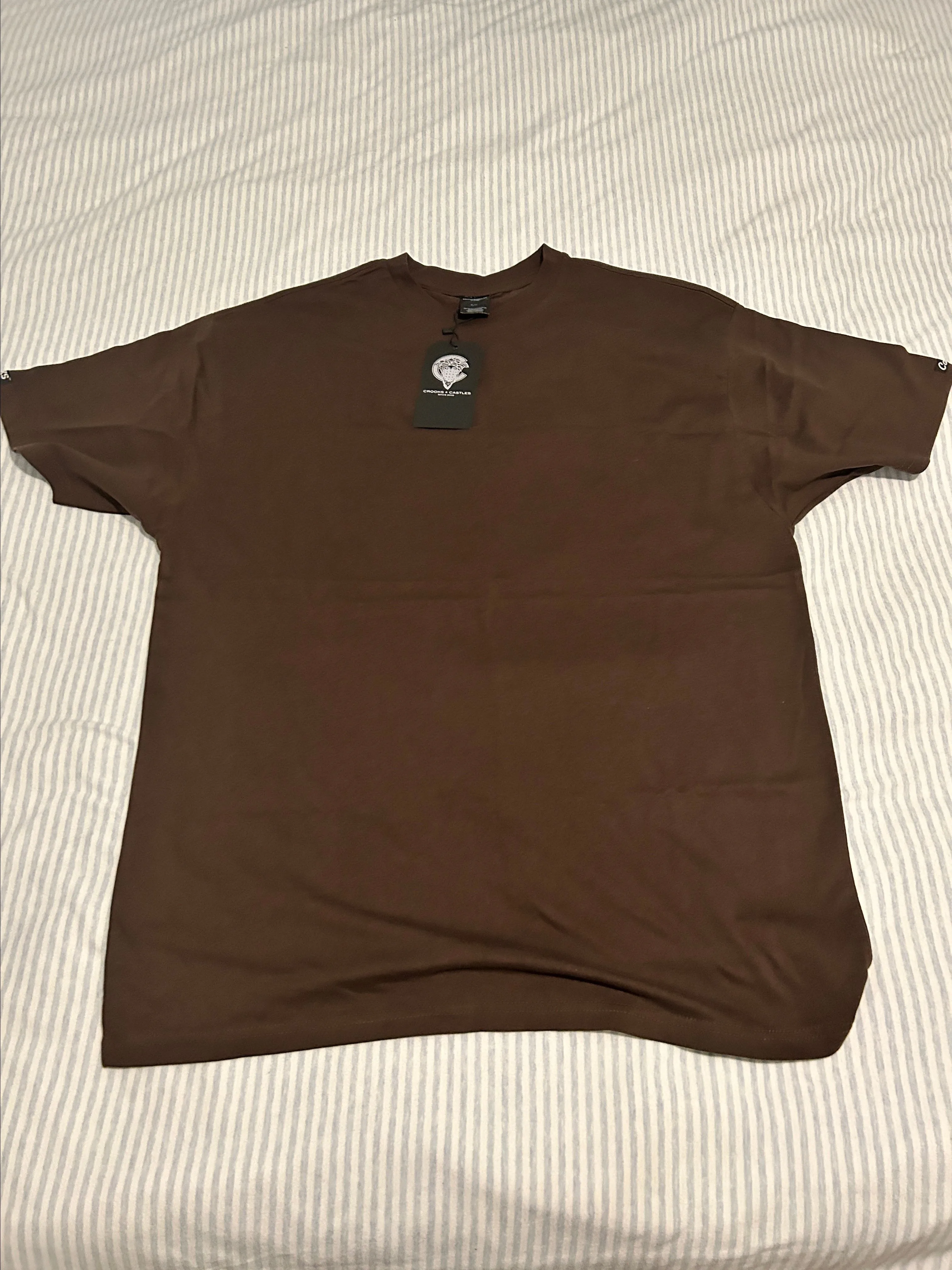 Listing Image Blurred Background