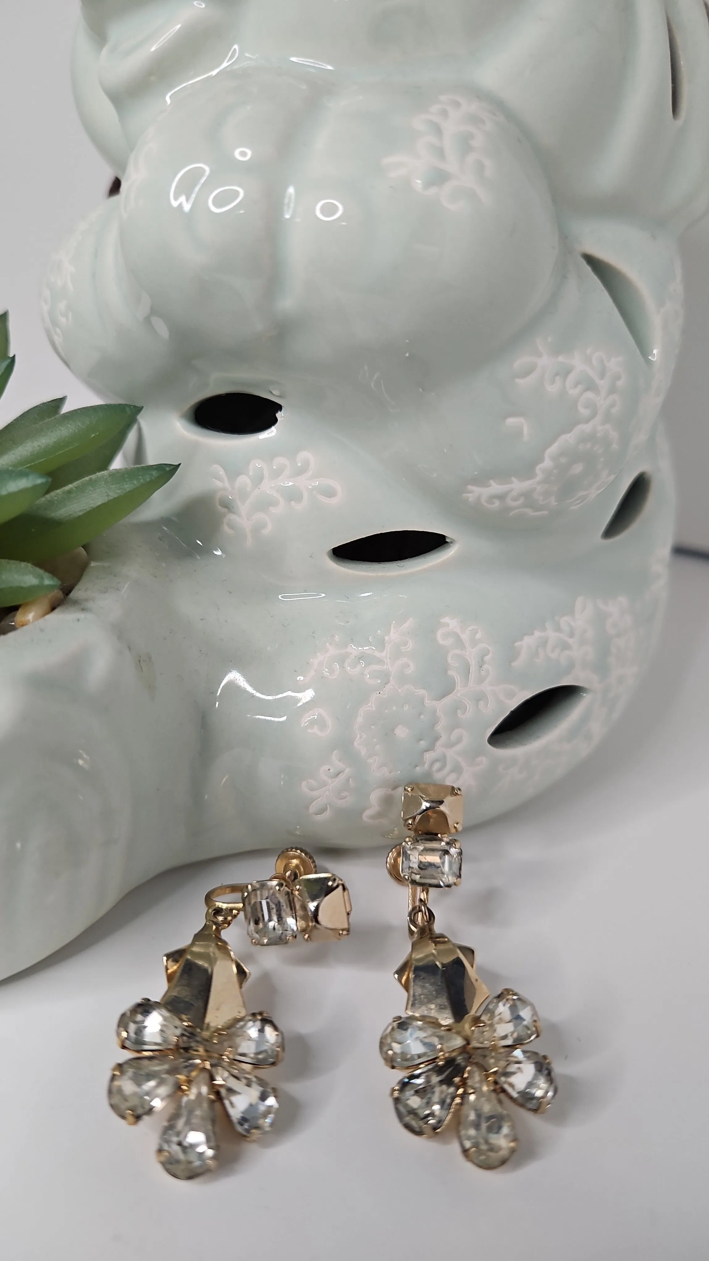 Product image for Vintage Rhinestone Flower Earrings