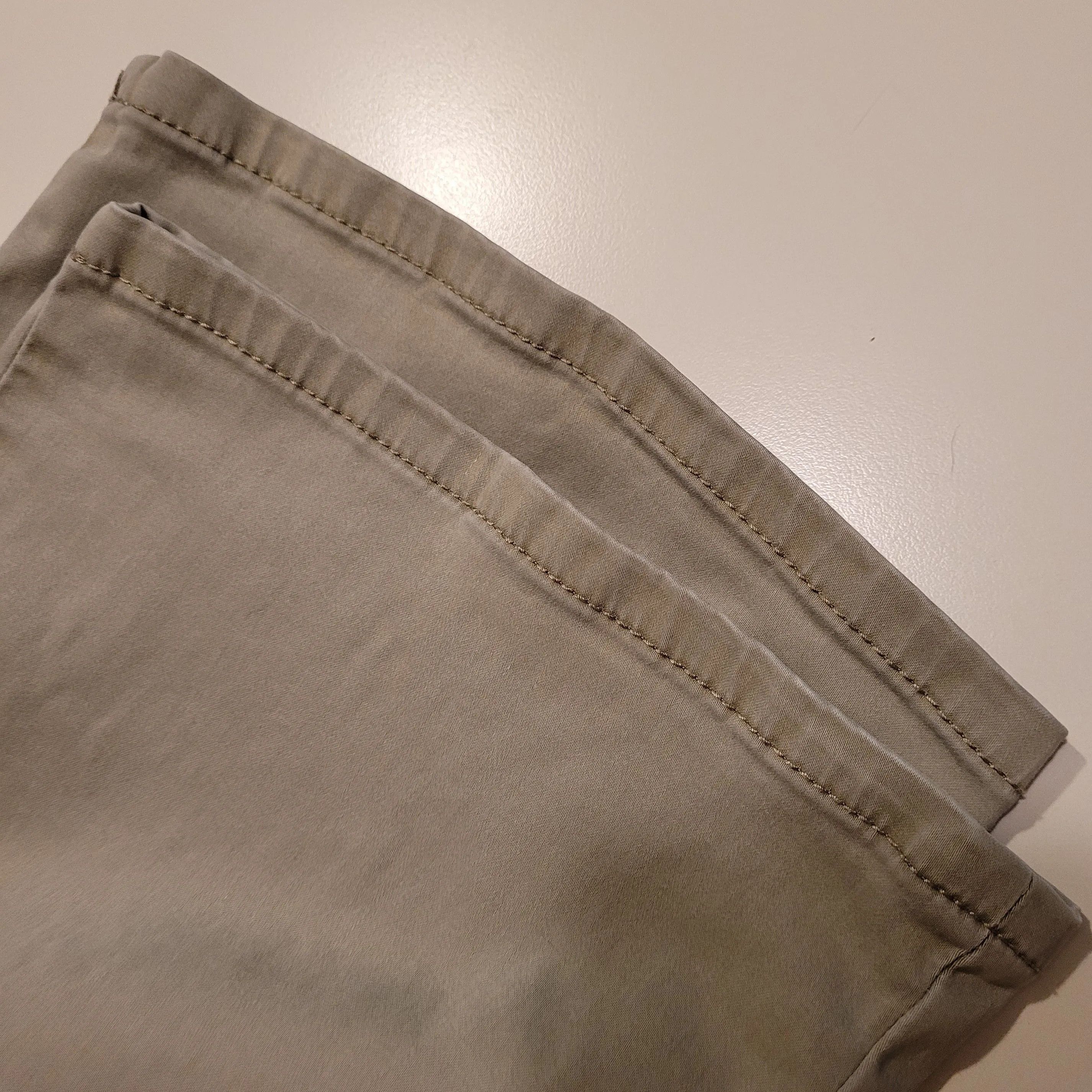 Listing Image Blurred Background