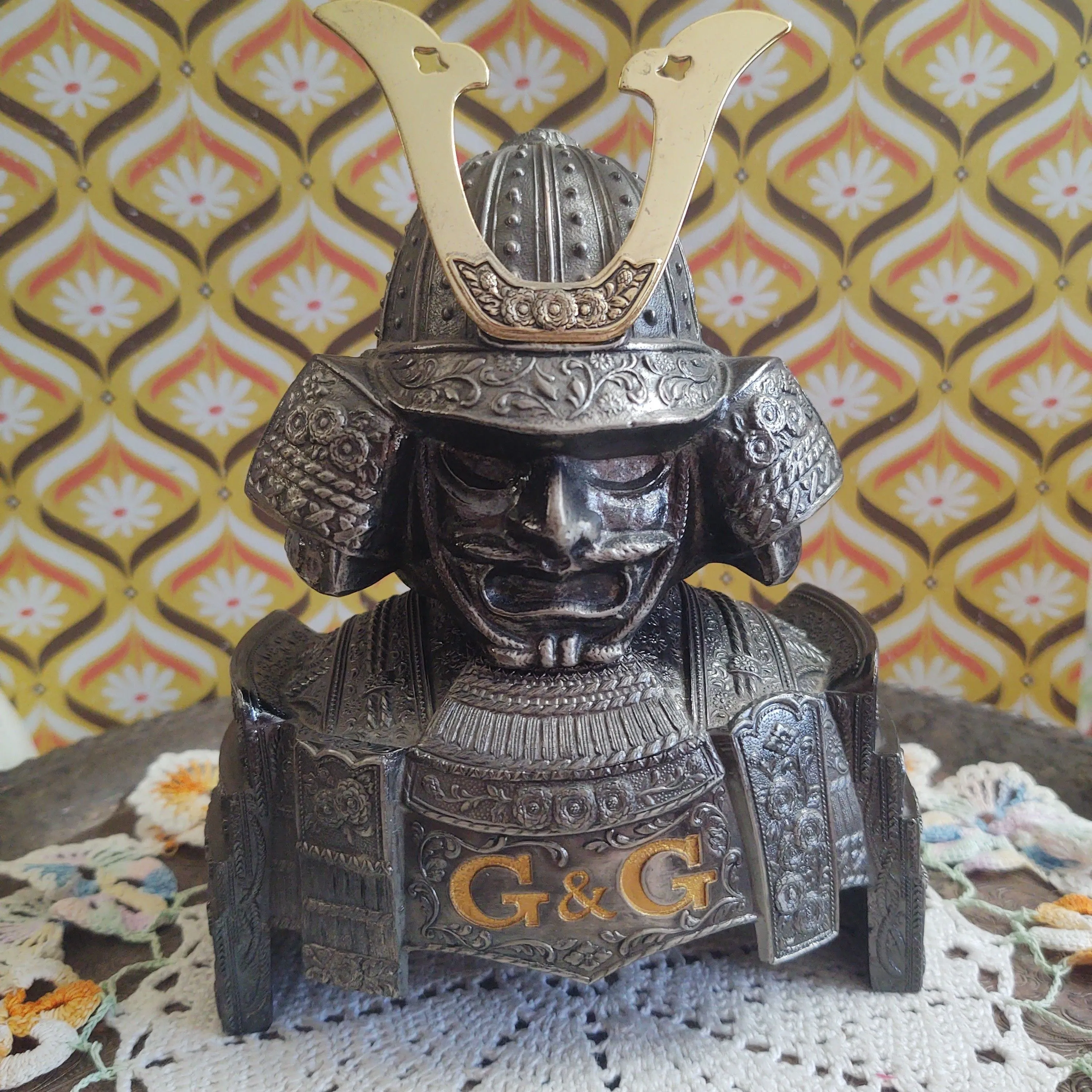 Product image for Nikka G&G Silver Metal Samurai Whiskey Bottle Topper