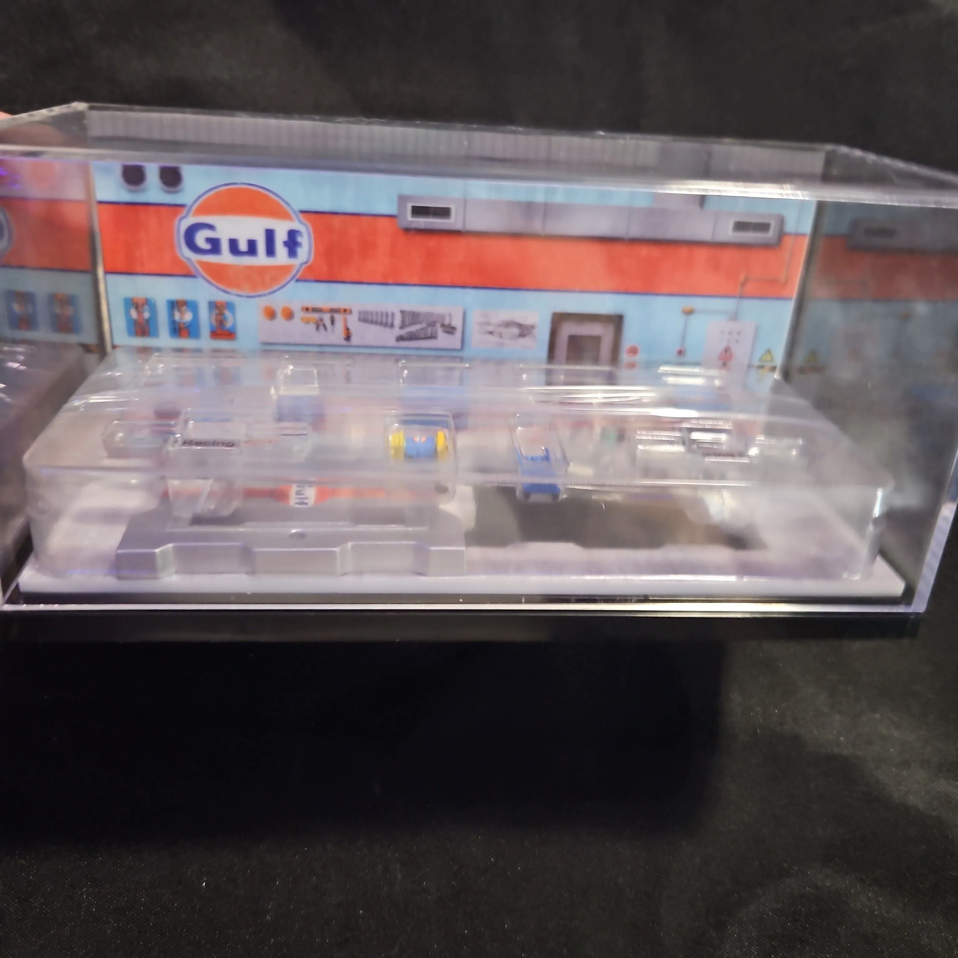Product image for 1/64 gulf diecast garage display case