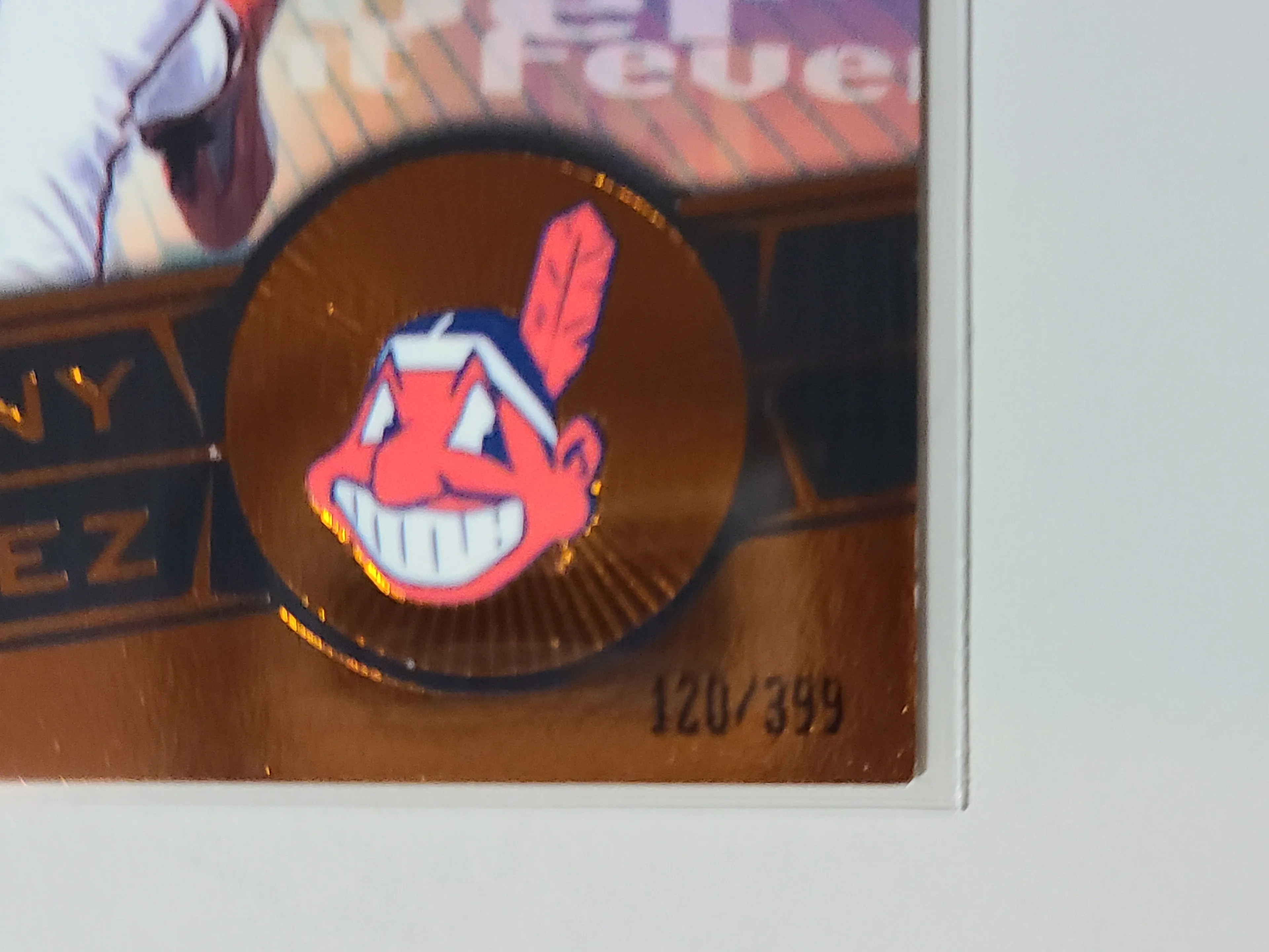 Listing Image Blurred Background