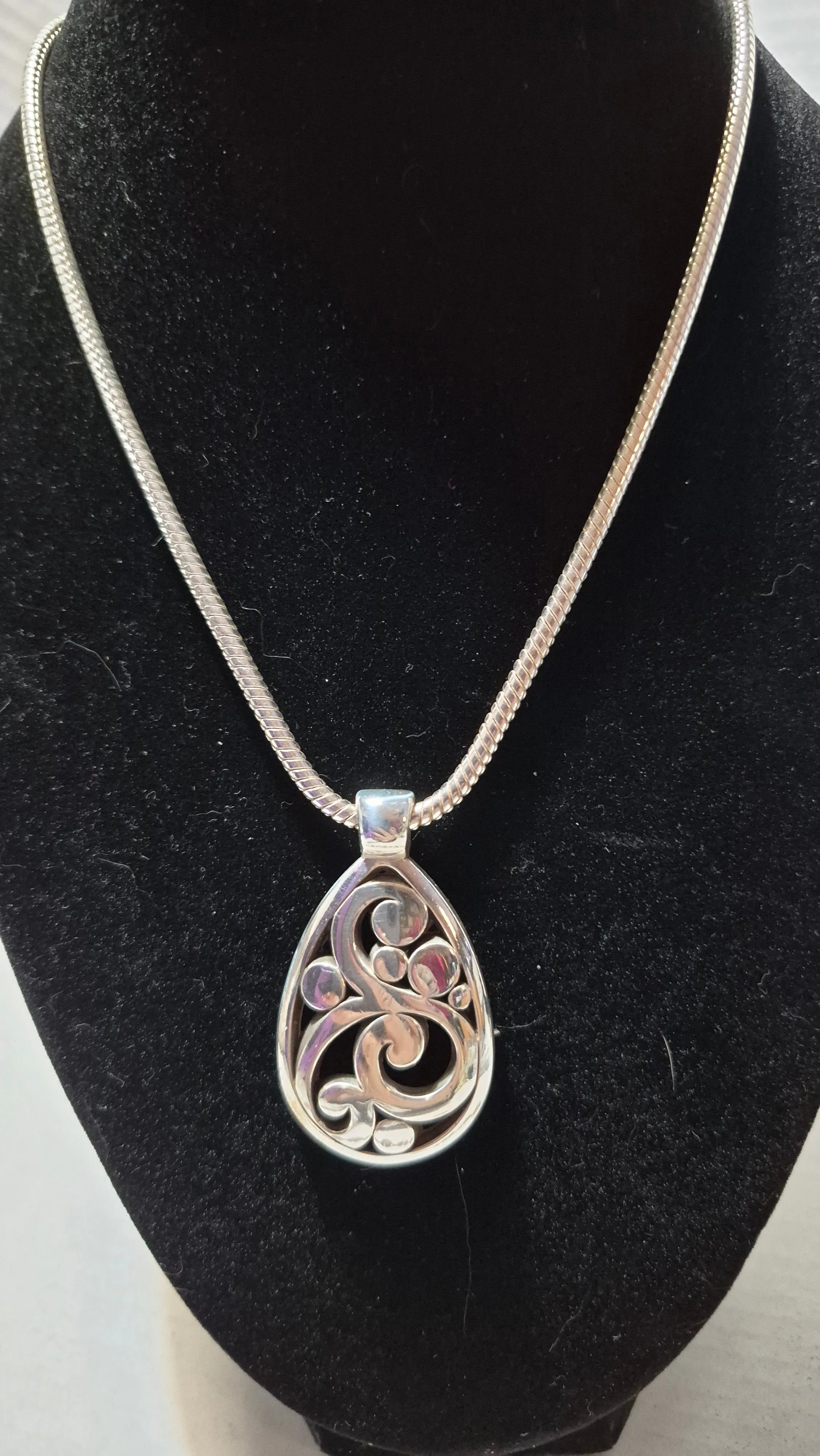 be3eda37-c7fd-4589-93df-e0830d081996