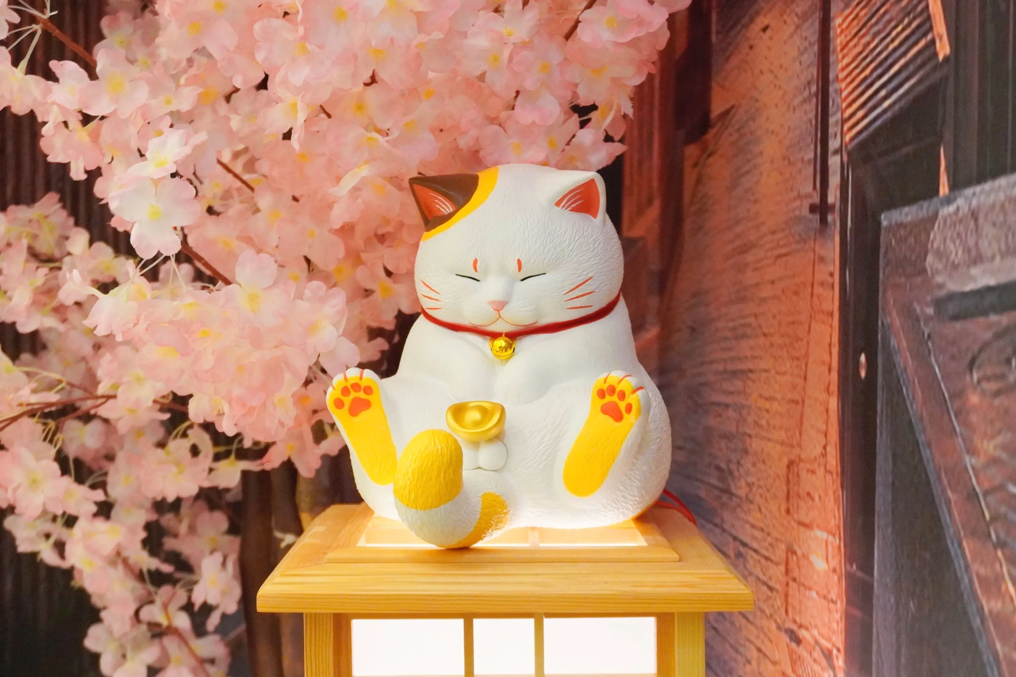 Product image for DQ Crotch Staring Cat 300% Fortune Cat 