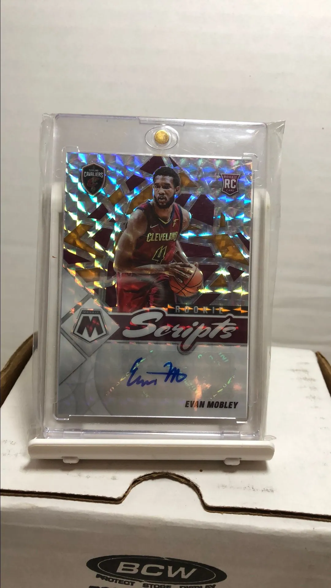 Product image for Evan Mobley 2021-22 Mosaic Rookie Scripts Auto