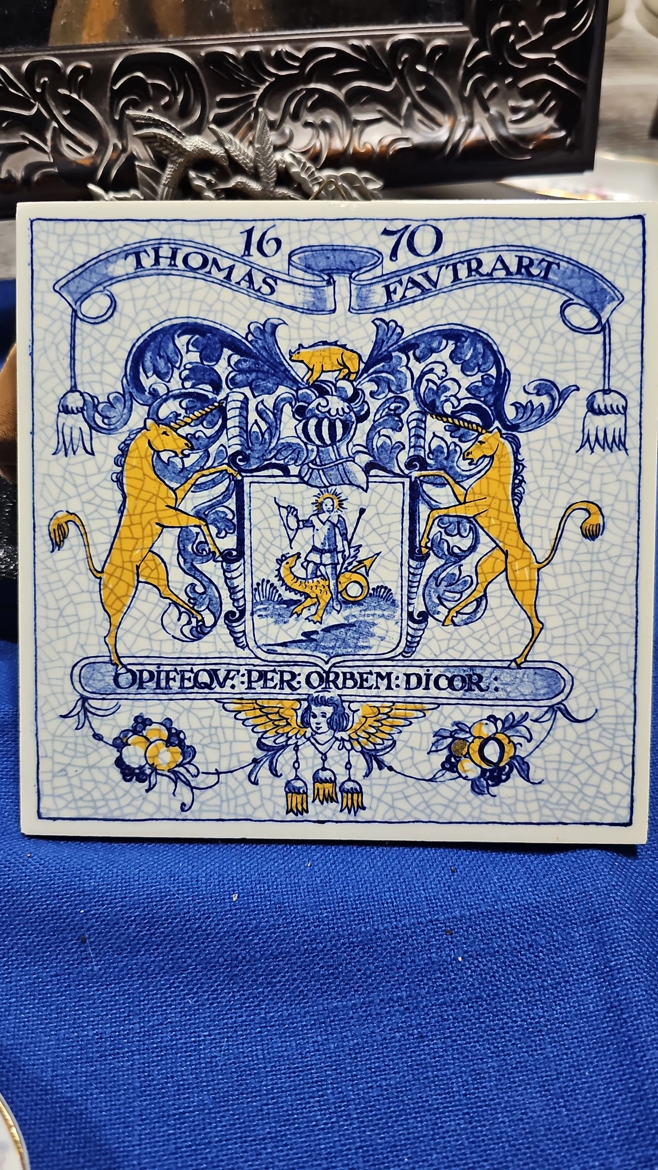 Product image for Heraldic Coat of Arms blue delft of Holland