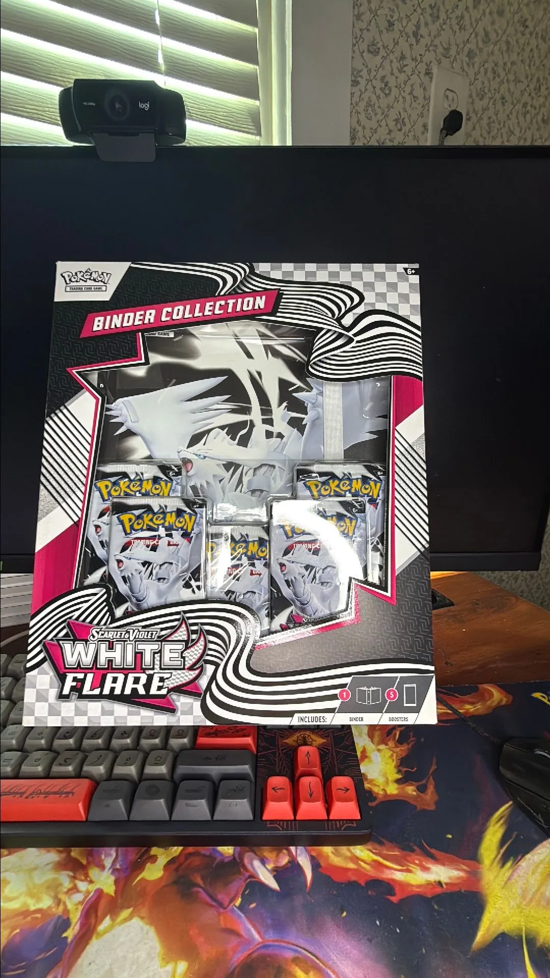 Product image for Pokémon white flare binder collection