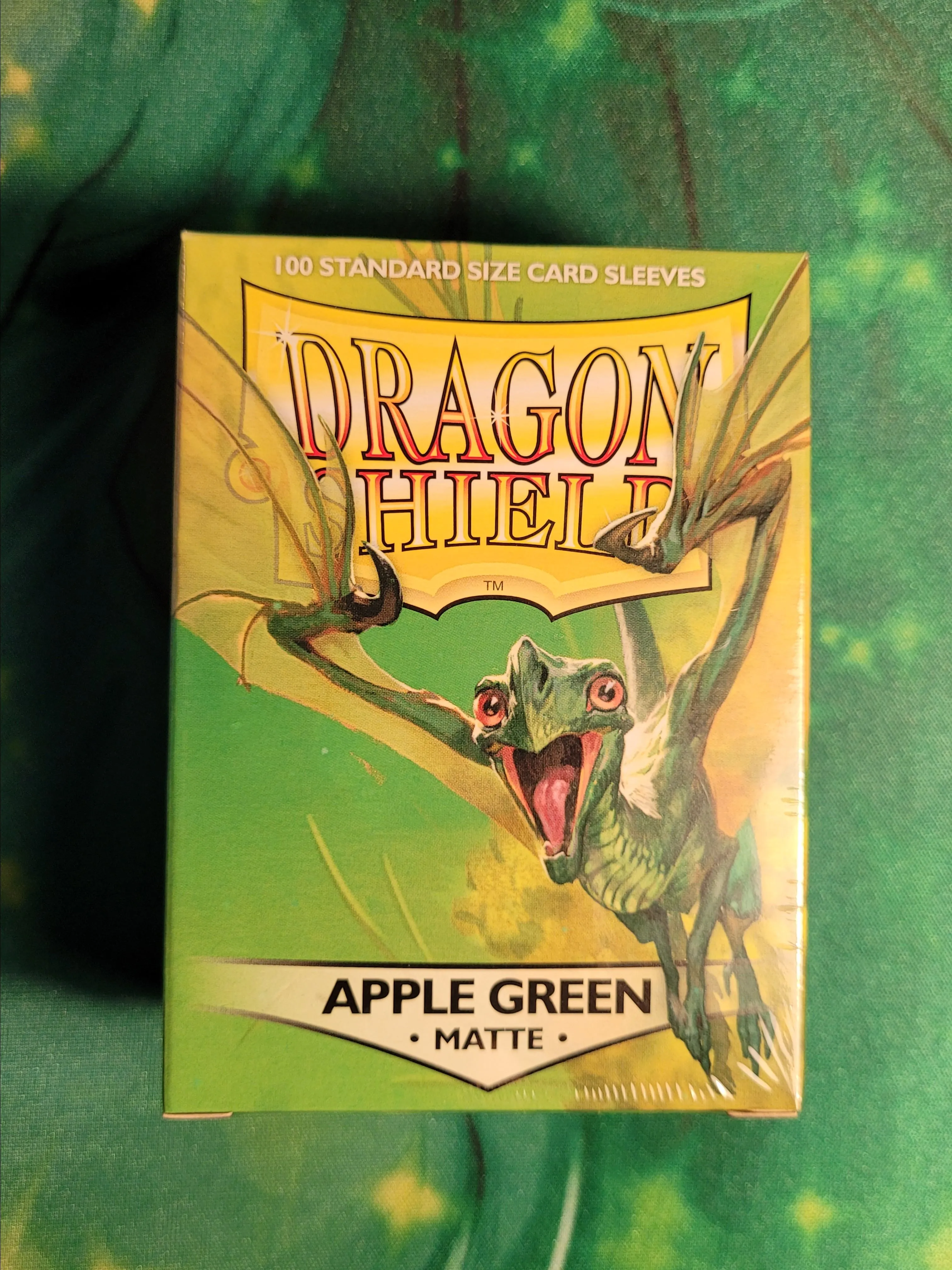 Product image for Sleeves Standard (/deck protector) Dragon Shield "Matte - Apple Green"