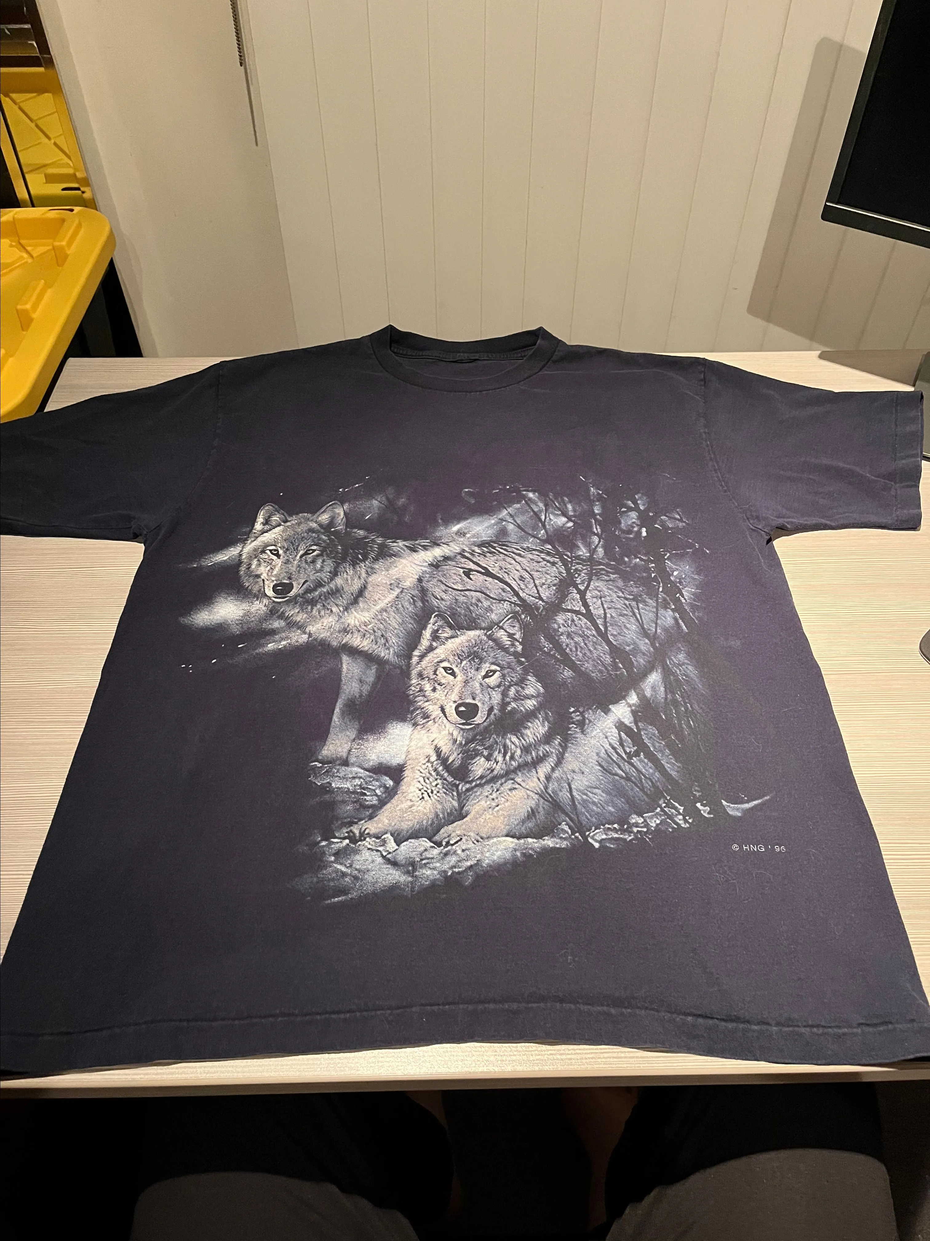 Product image for 1996 Single Stitch Wolves Wolf Tshirt Navy Blue Large 23”x30” Cut Tag