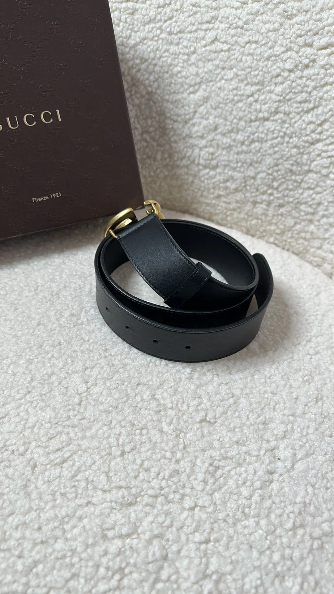 Listing Image Blurred Background