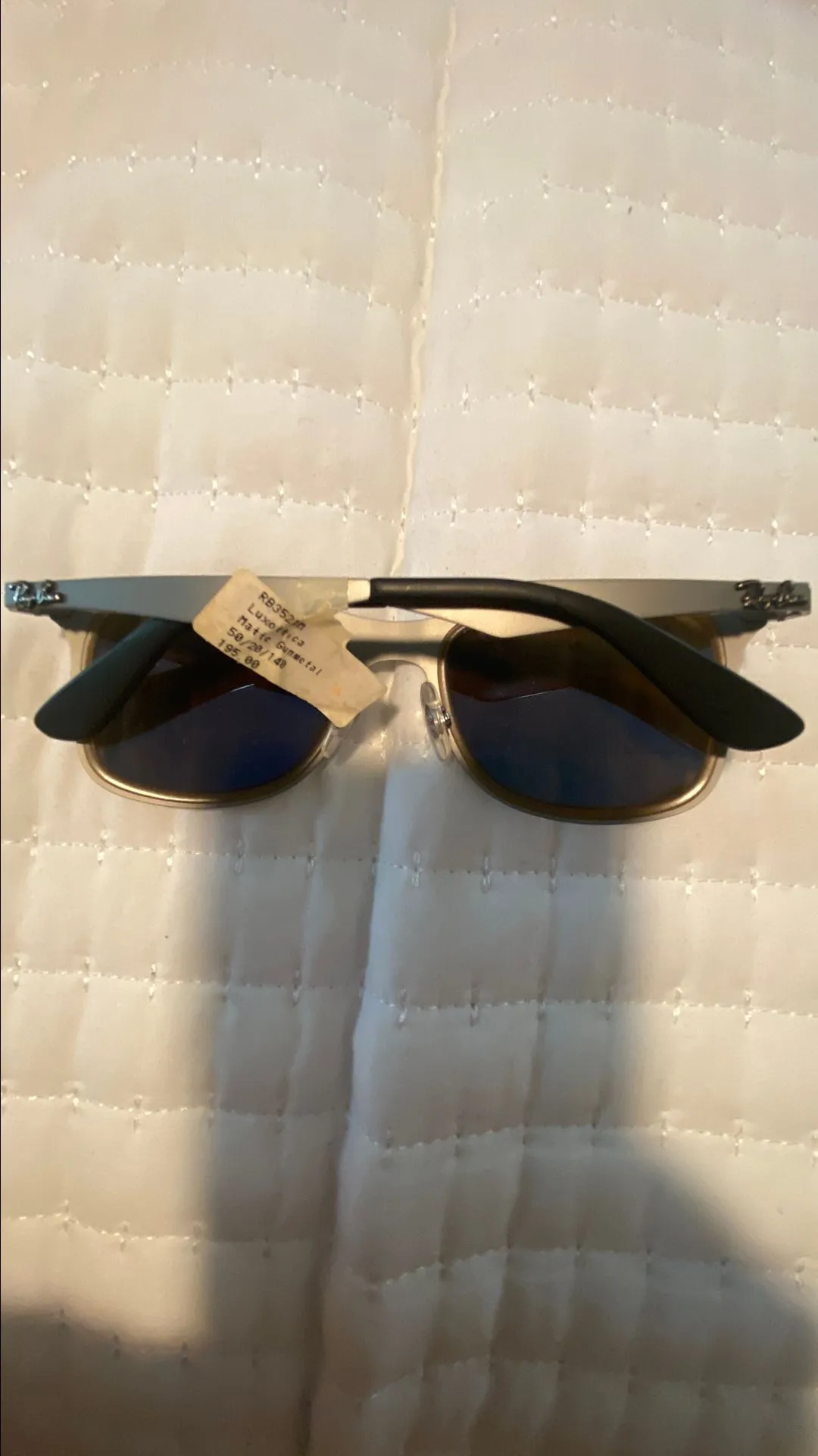 Listing Image Blurred Background