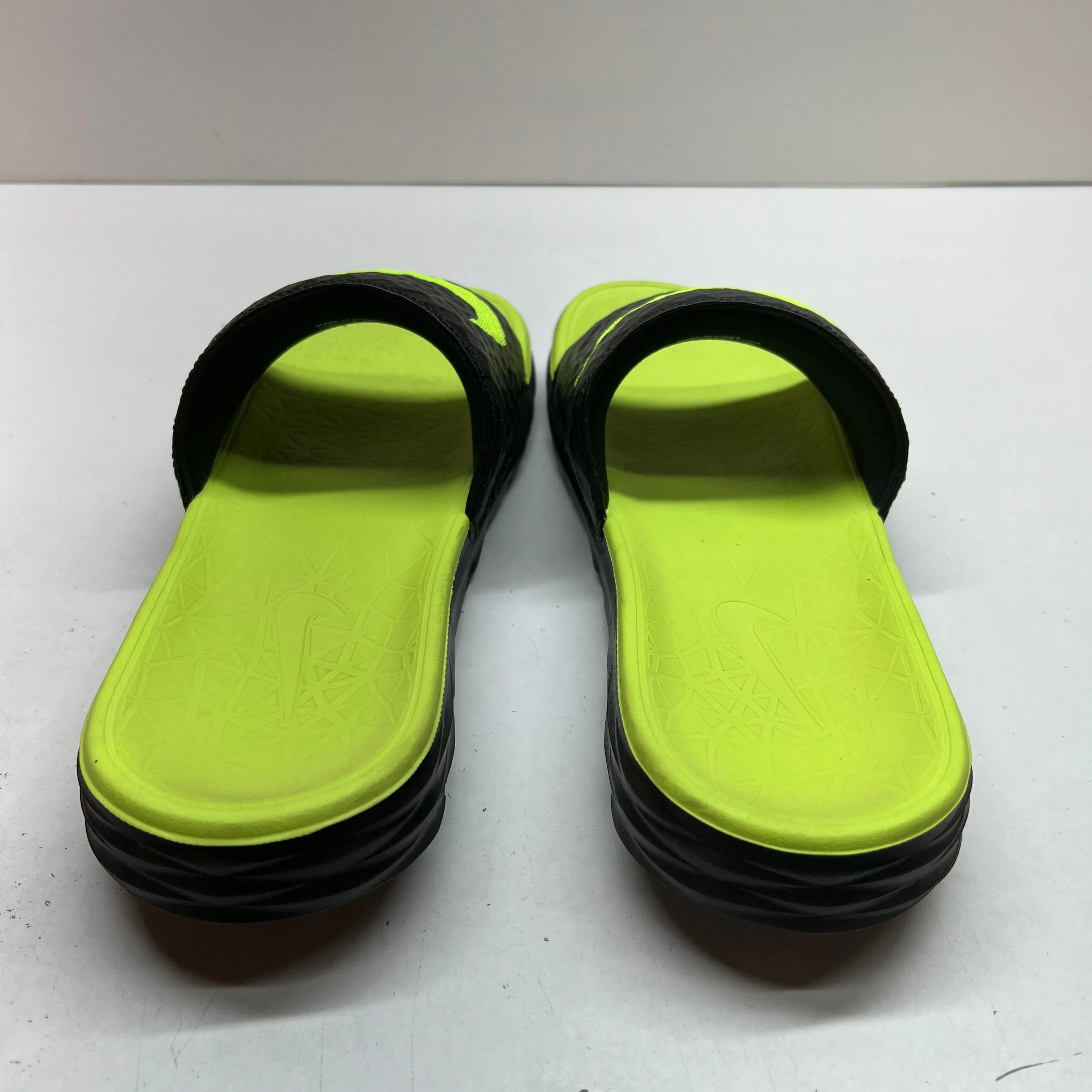 Listing Image Blurred Background