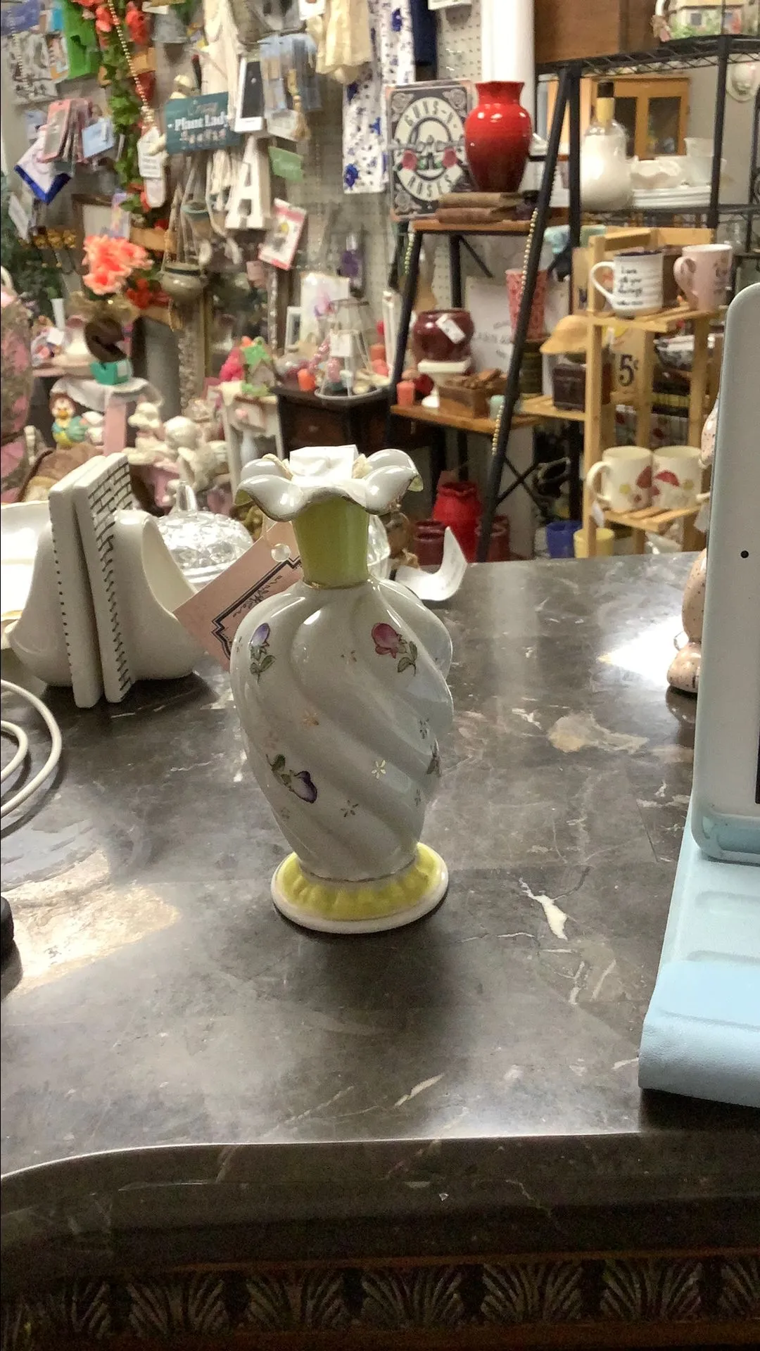 Listing Image Blurred Background