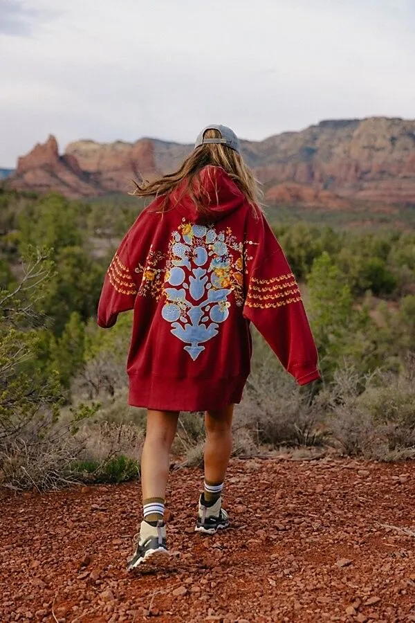 Product image for A17. FREE PEOPLE at your best embroidered logo pullover. MEDIUM OVERSIZED