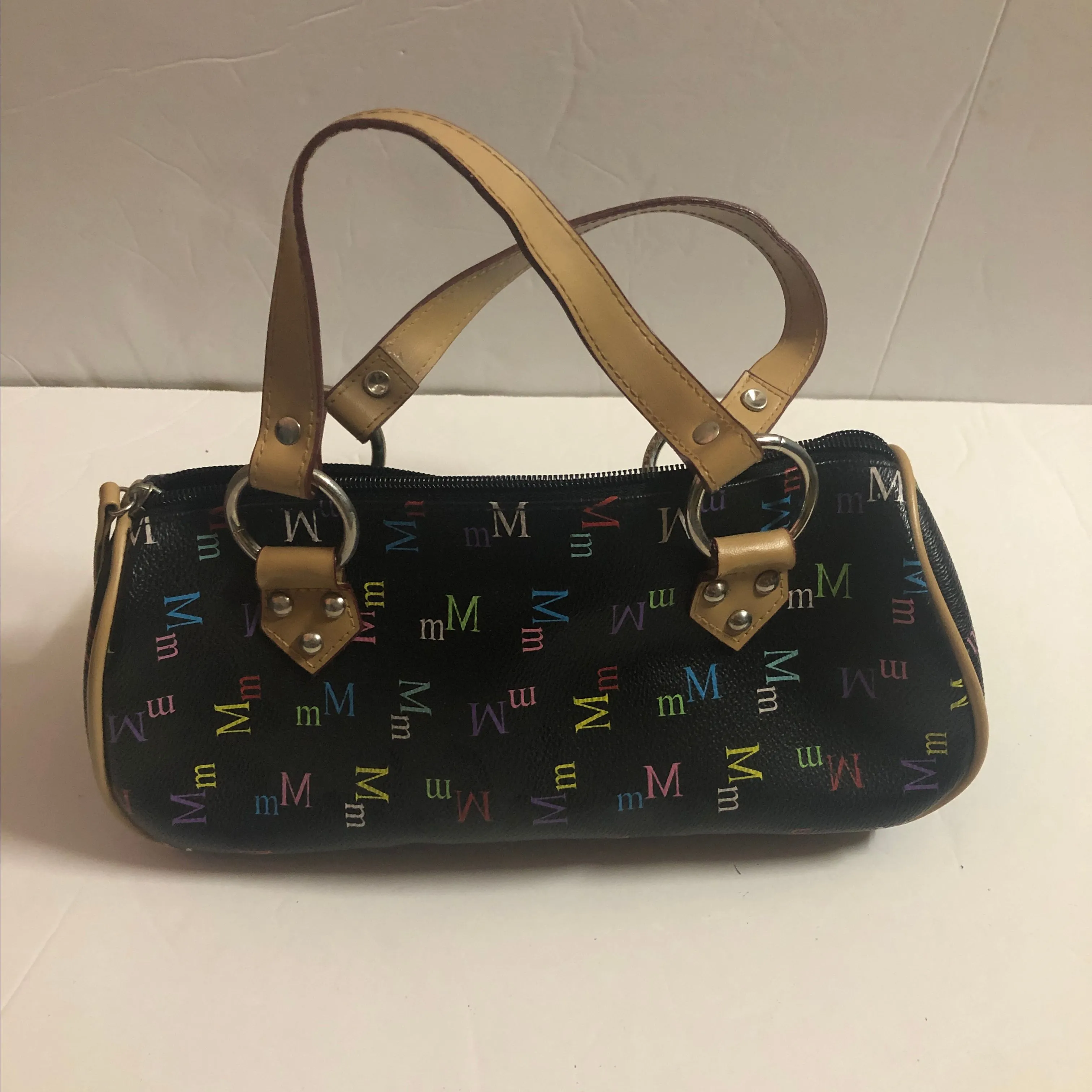 Listing Image Blurred Background