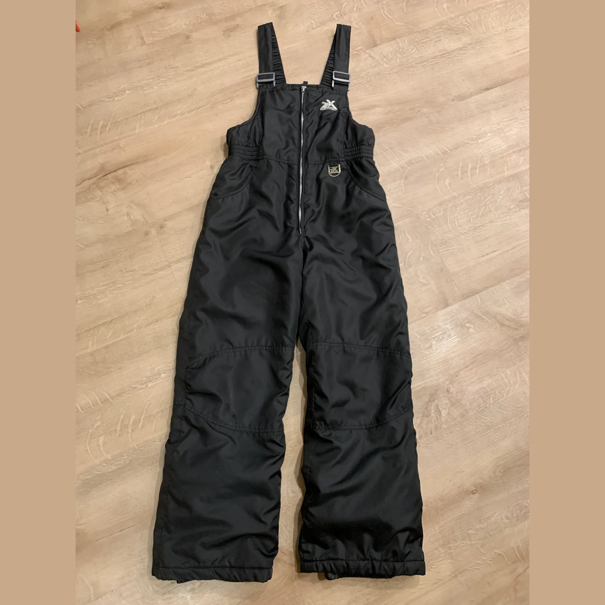 Product image for ZeroXposur Unisex Kids Youth Large L 14 Bib Overall SnowPants Adjustable Bottoms Black Ski Pants Winter - One small hole to one knee