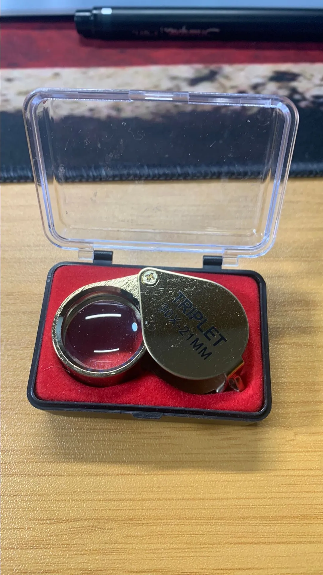 Product image for 30x gold color magnification eye loop 21mm viewing are magnifier.