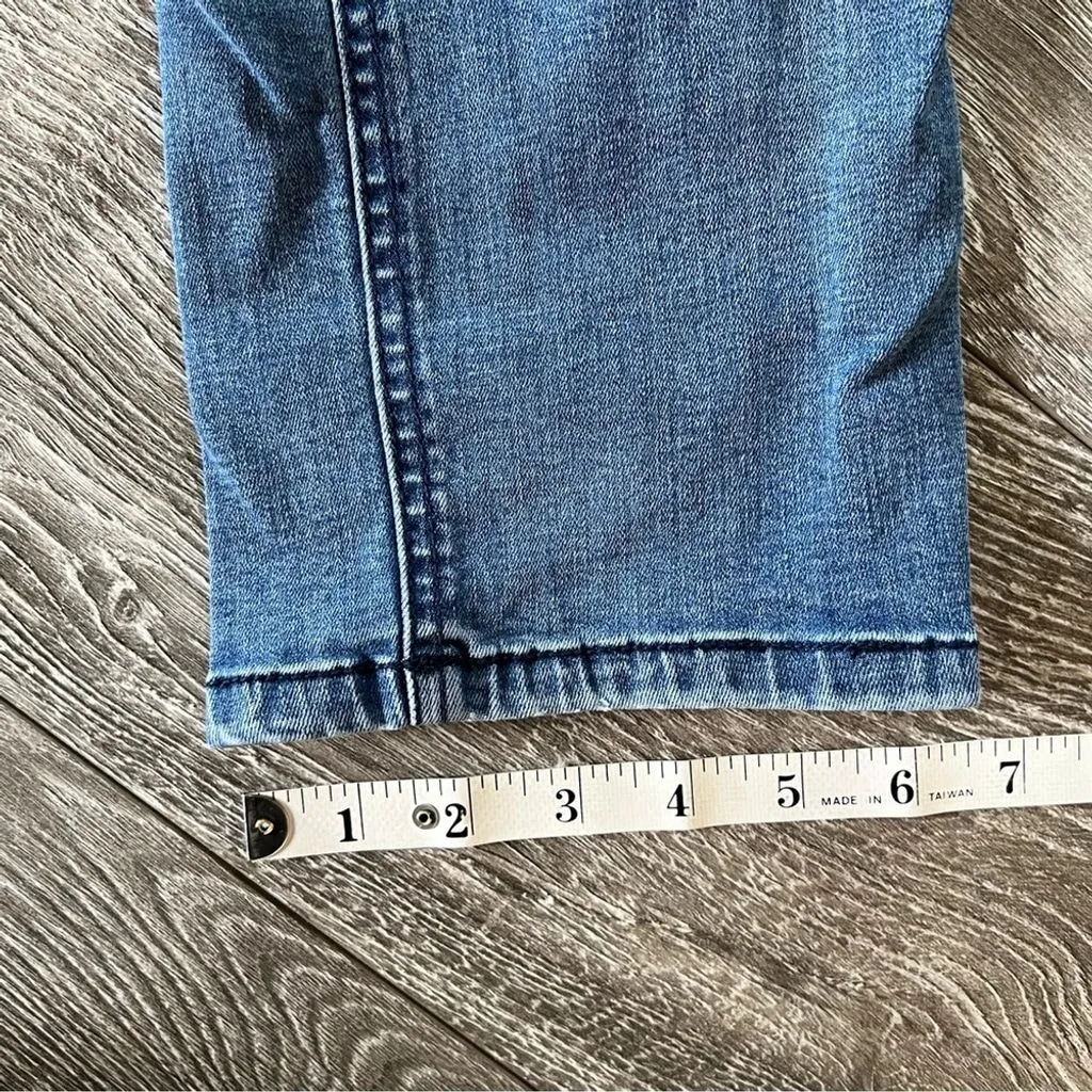 Listing Image Blurred Background
