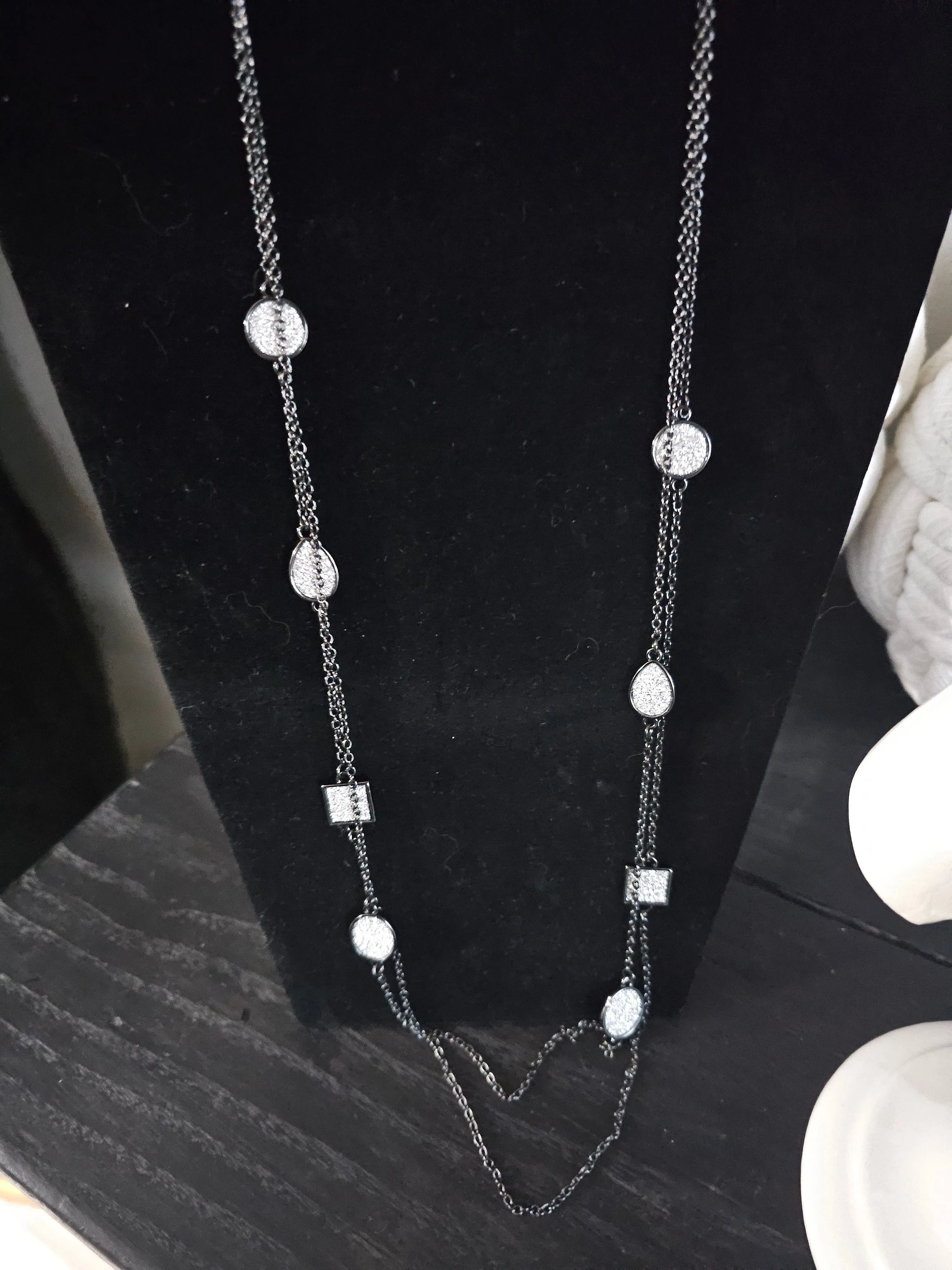 Product image for Looks Long Glittery Geometric gum metal necklace 