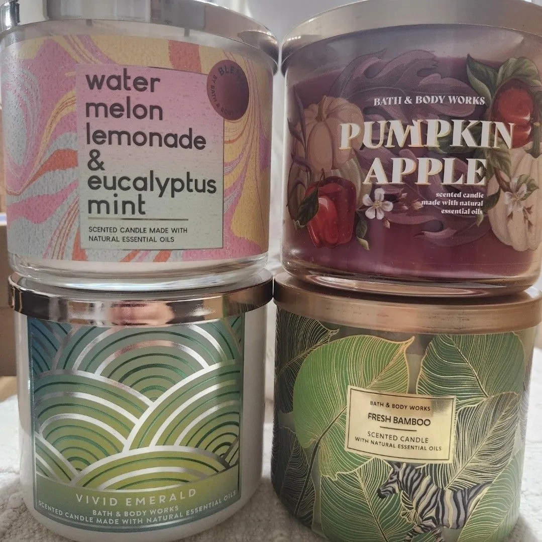Product image for 1-random bath and body works 3 wick candle