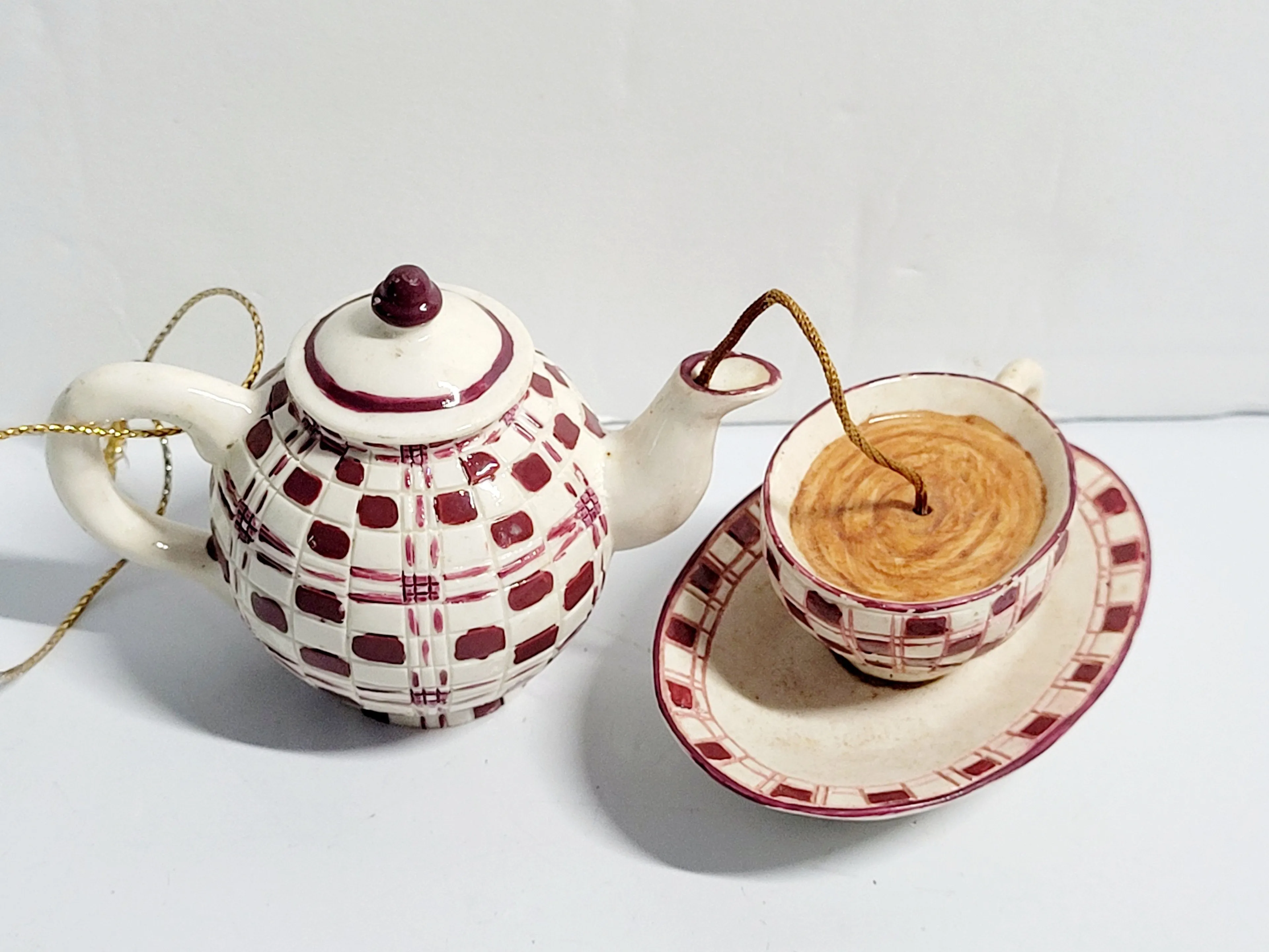 Product image for Vintage 1995 Roman Inc Mini Porcelain Teapot & Cup Pouring Hanging Tree Ornament Like New Condition 