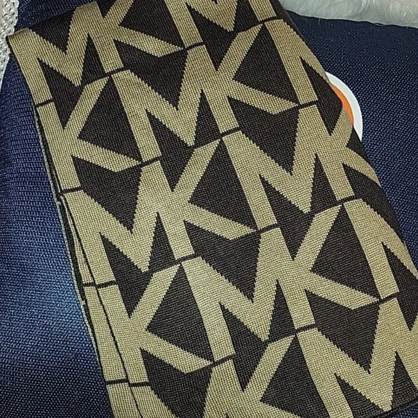 Product image for Nwt Michael Kors Infinity Scarf