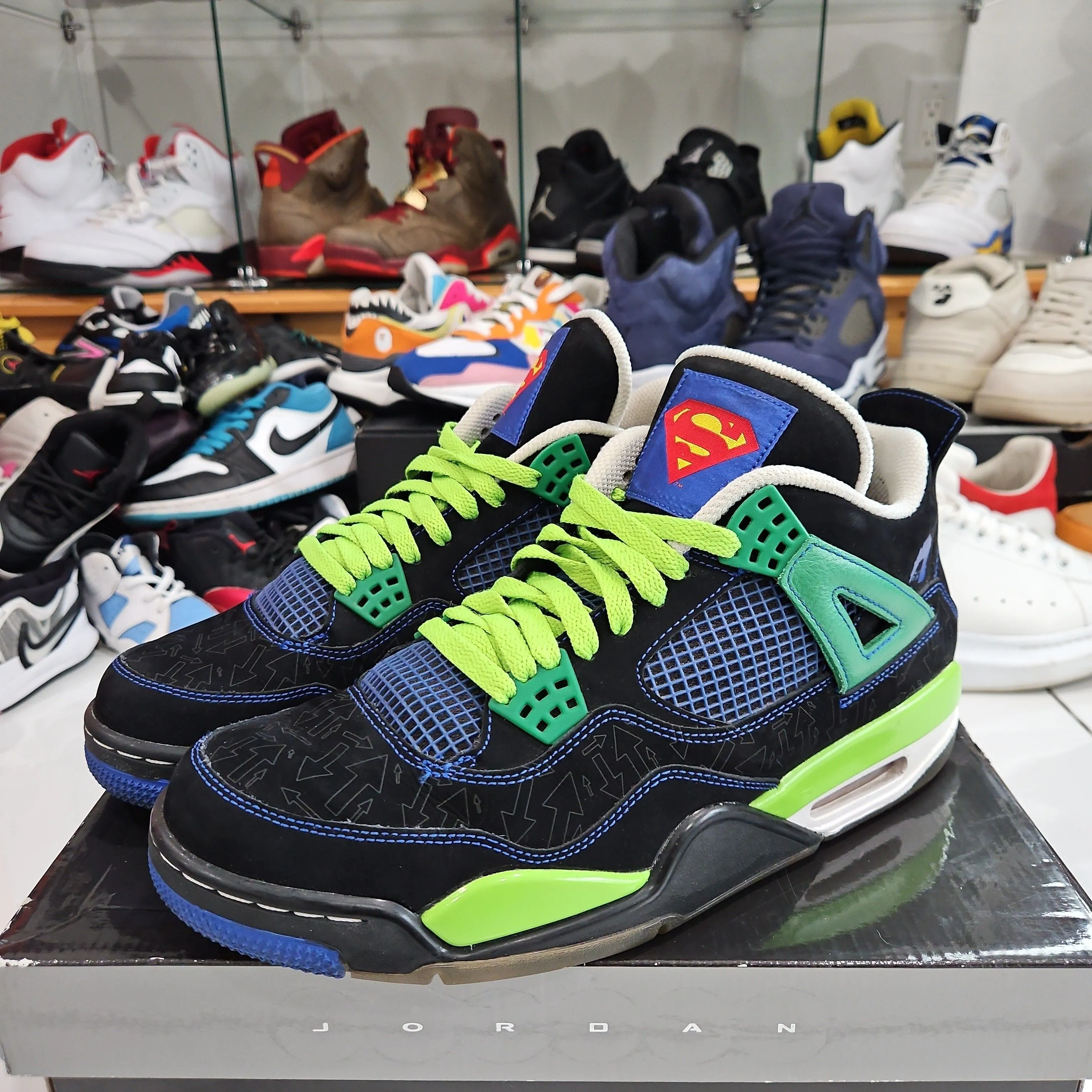 Jordan 4 Retro Sneakers - Black | Editorialist, image size:3060x3060