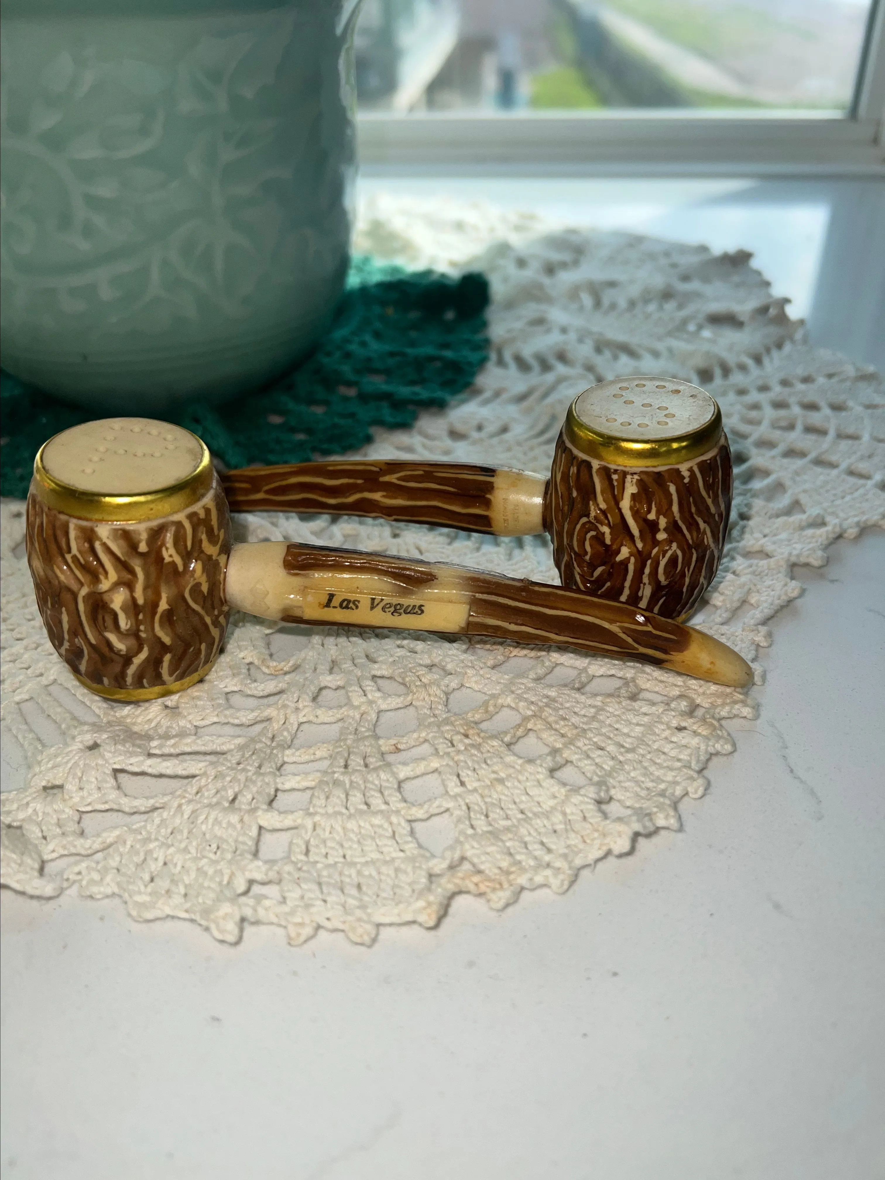 Product image for Vintage plastic souvenir shakers Vegas