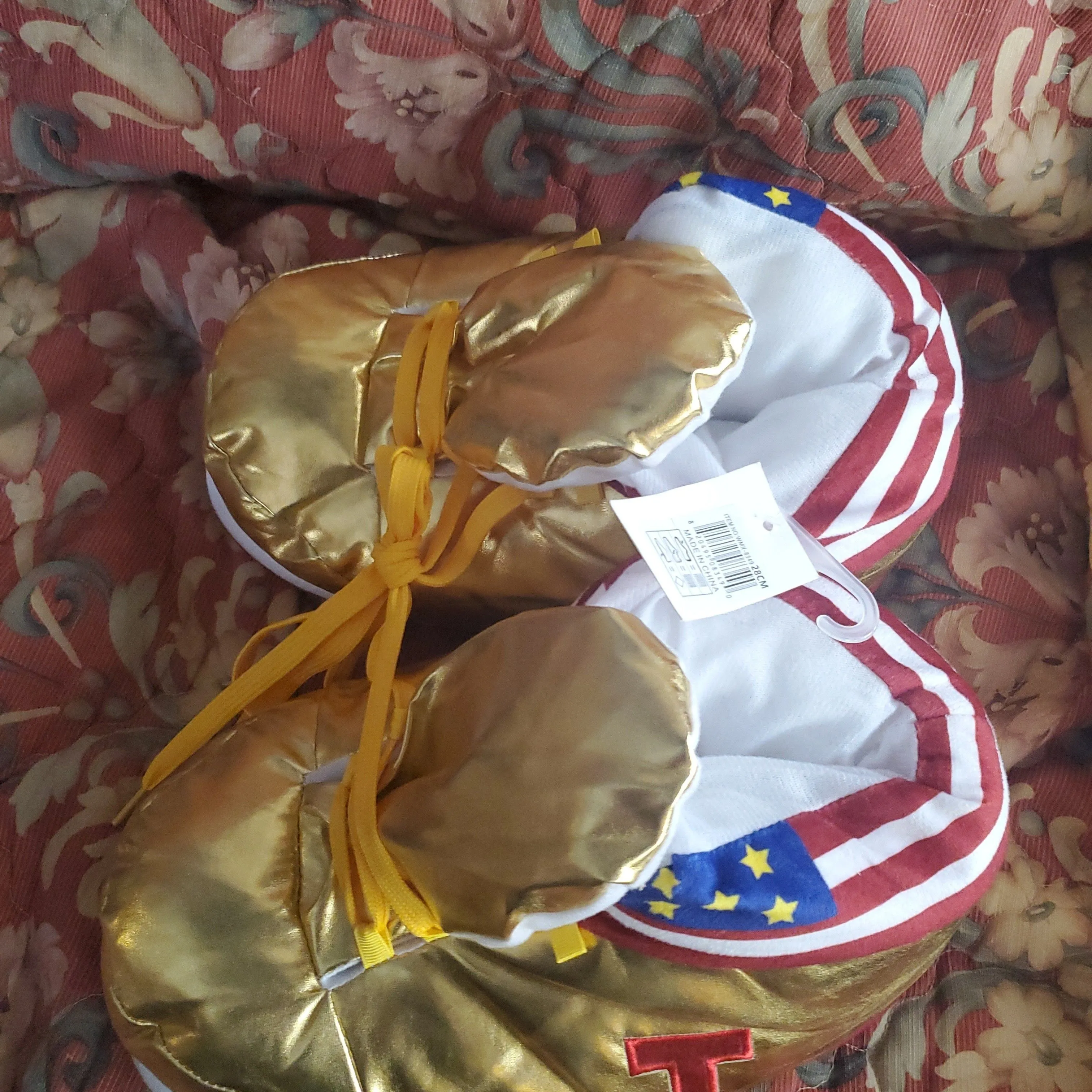 Product image for Trump slippers