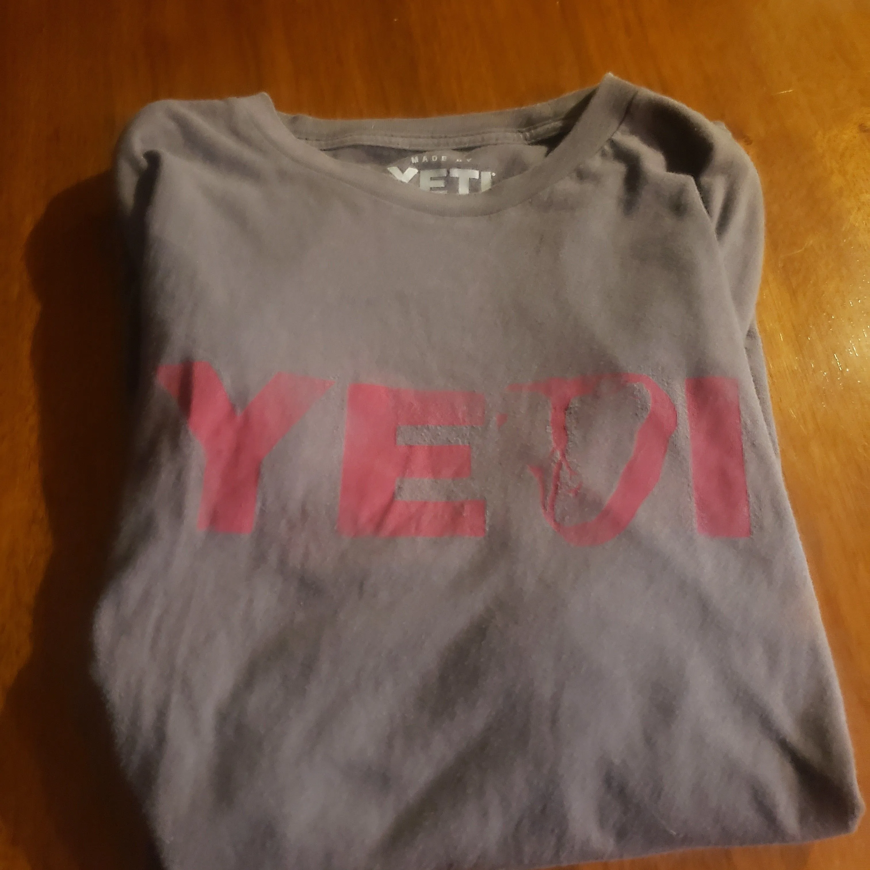 Product image for Yeti T shirt size men's large