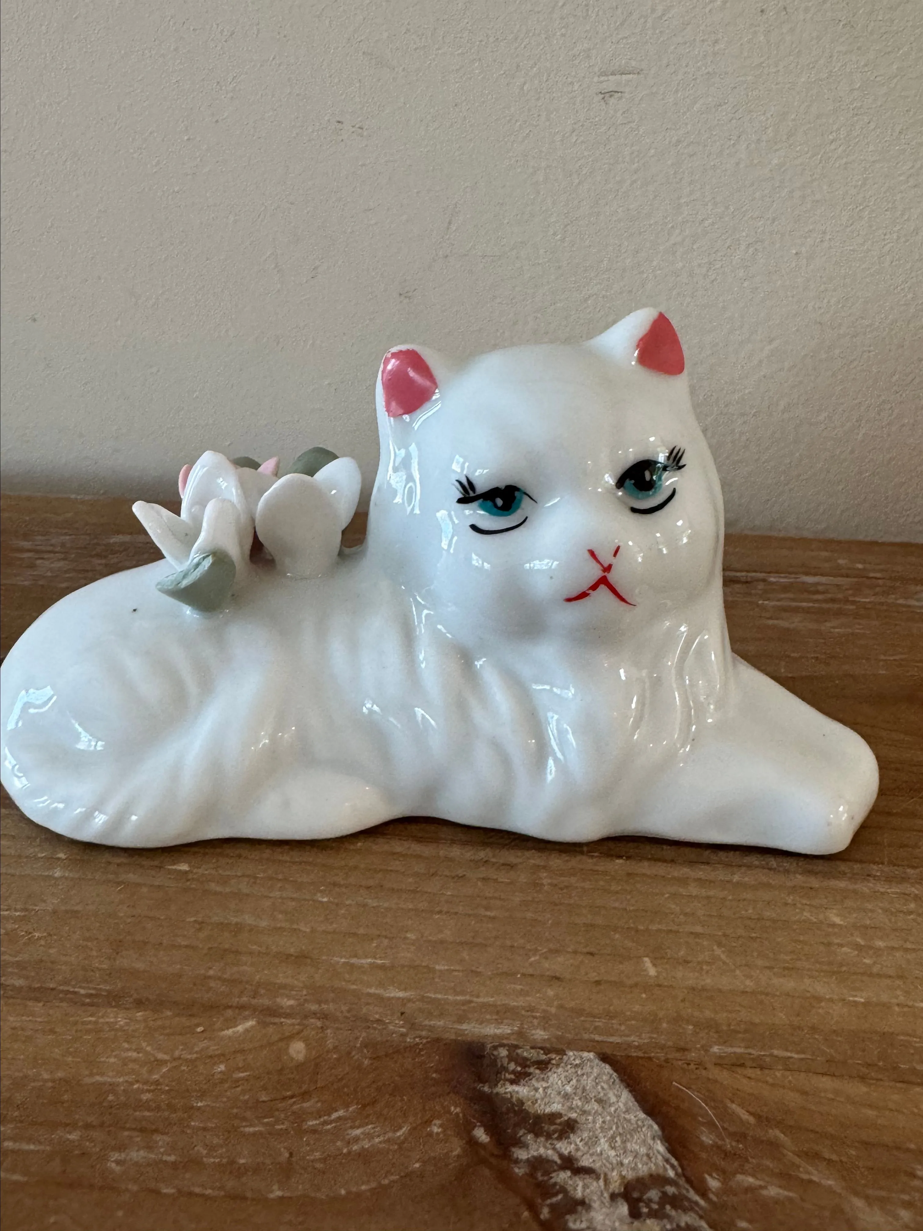 Product image for 0. BANGER!!! Vintage Cat With Flowers