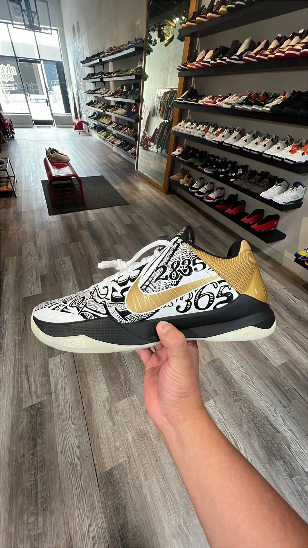 kobe big stage parade