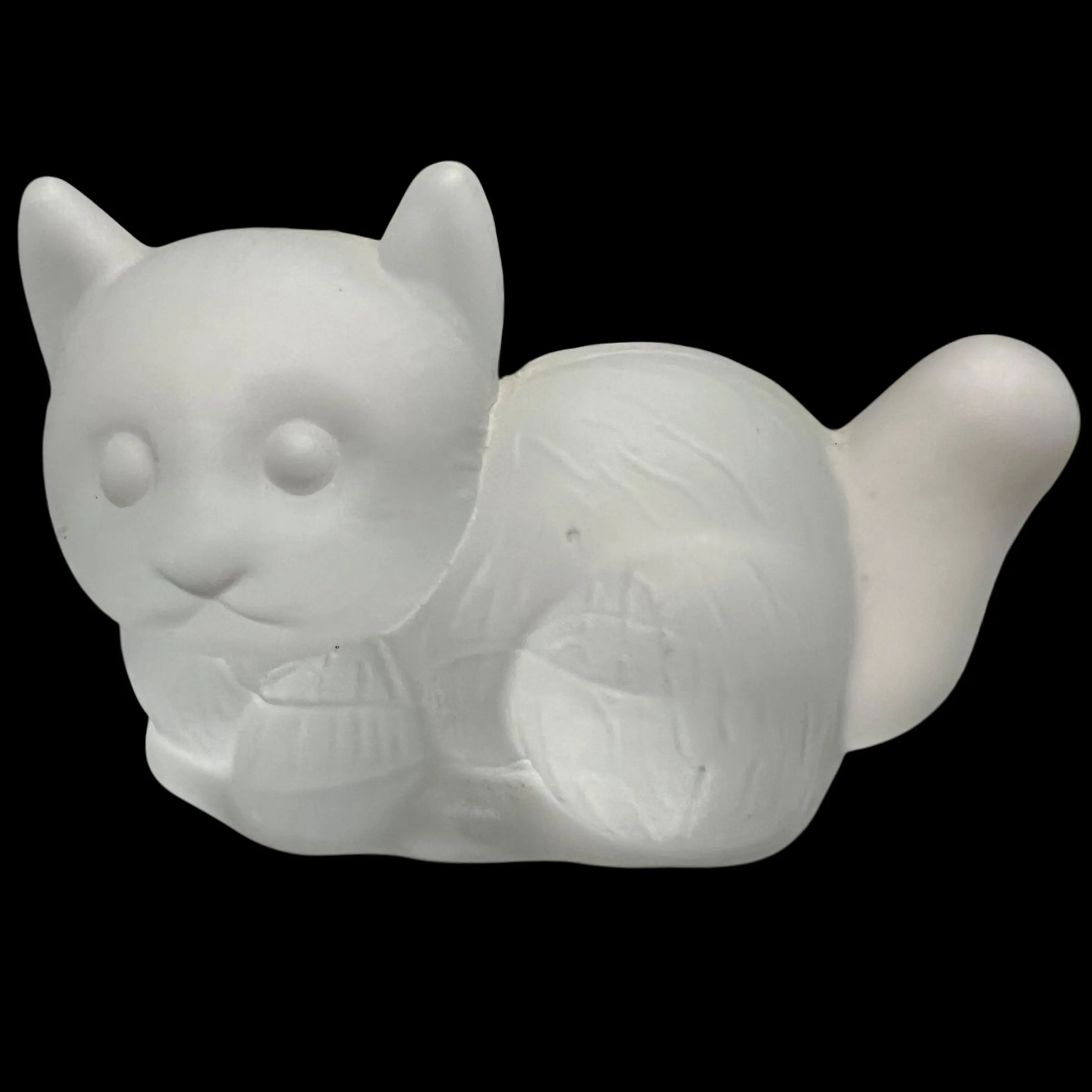 Product image for 226 satin glass cat paperweight 4" x 2"